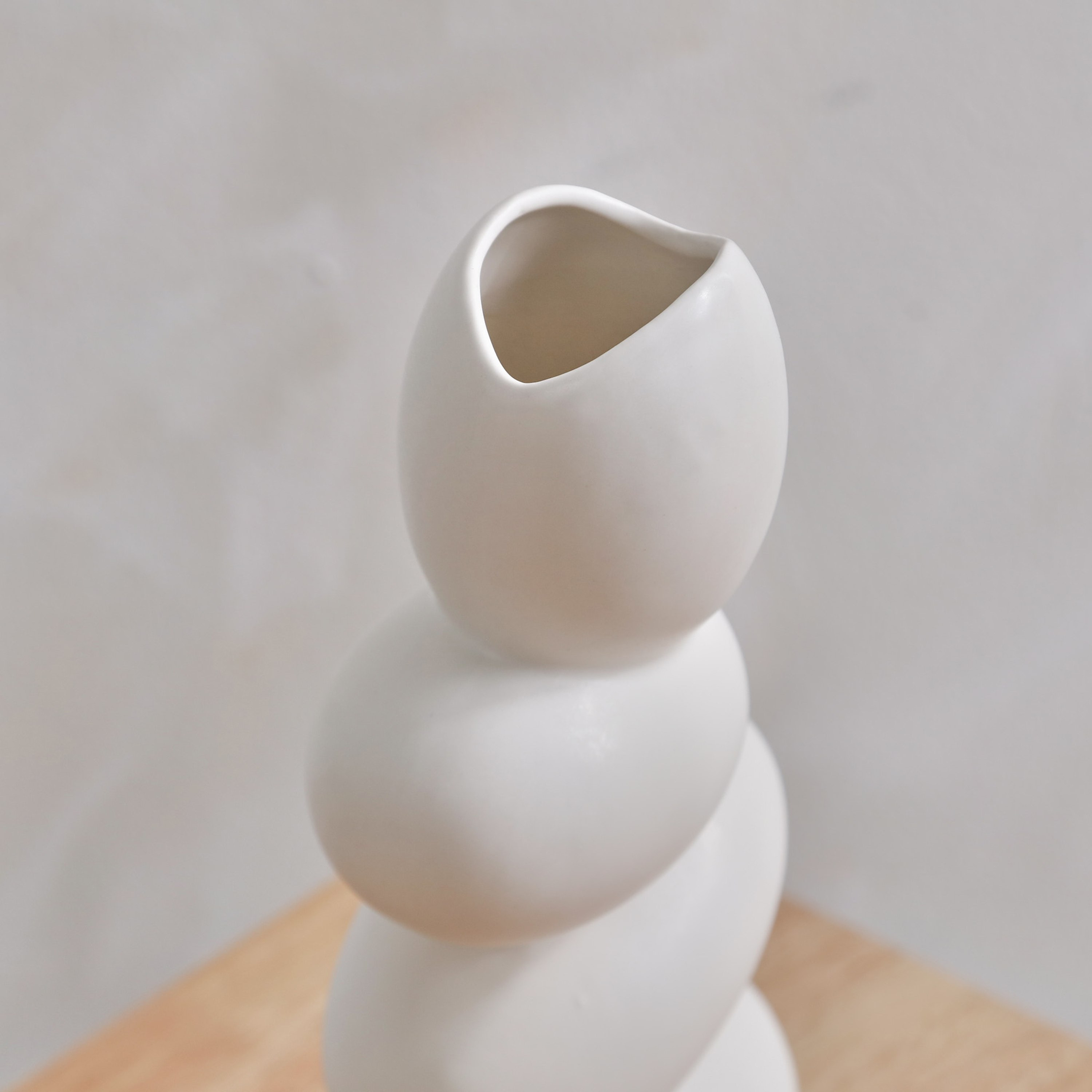 مزهرية سيراميك من كوين - 11x45x24.5 سم-hbxbedroom-decorandaccessories-vases-image-3