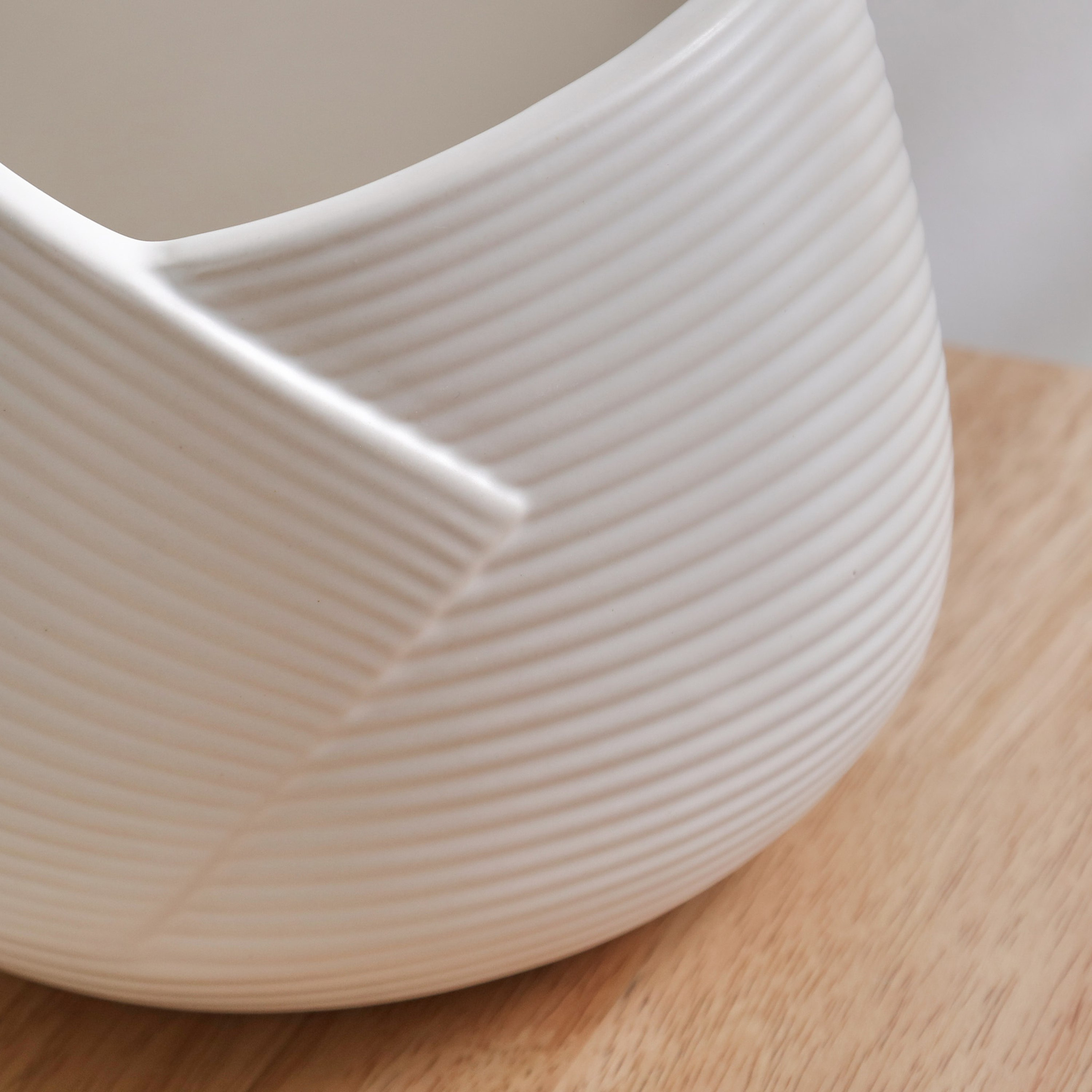 Quinn Sleeve Look Ceramic Planter - 18x18x14 cm-PROMO_HB_AE_B1G1_250925-image-4