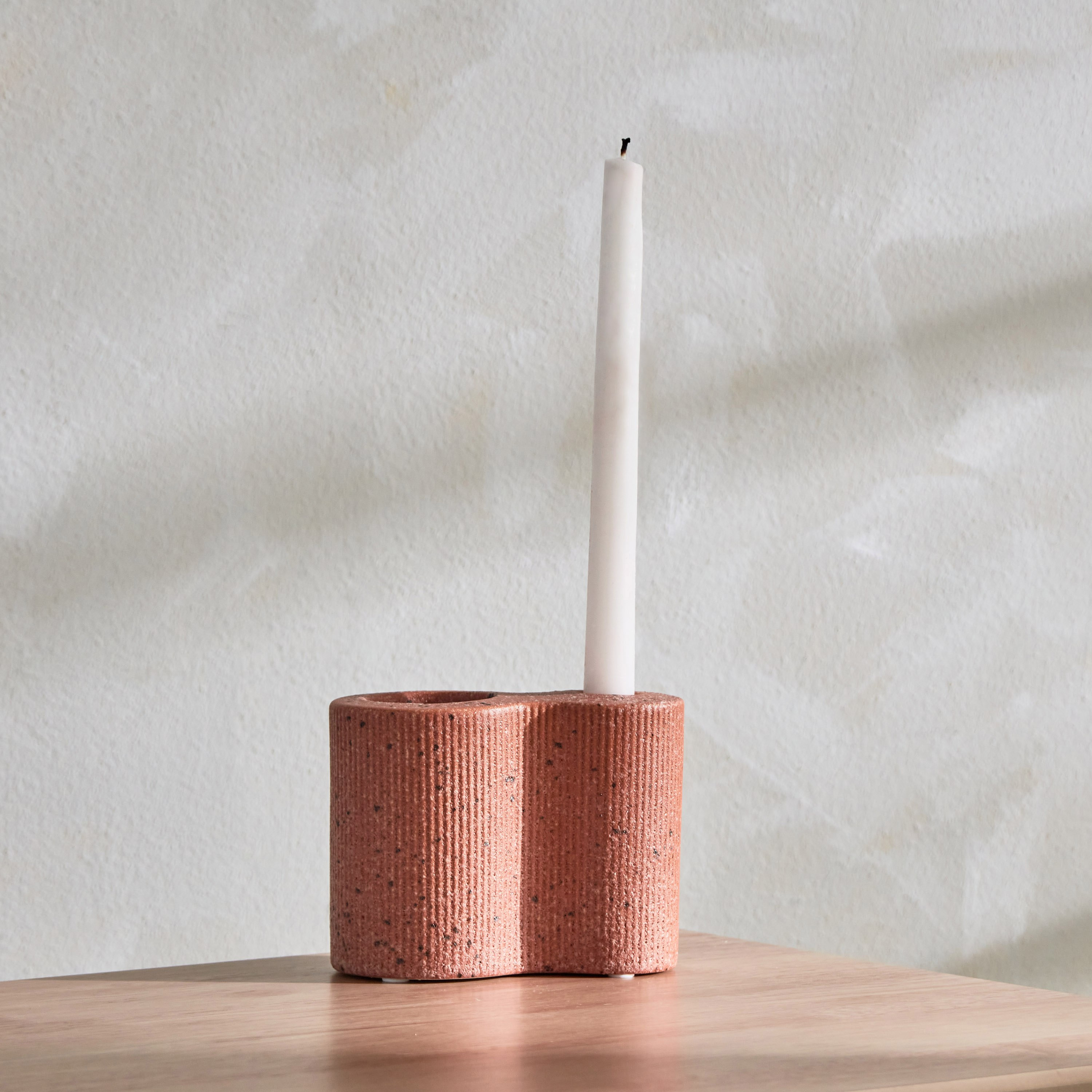 حامل شموع سيراميك مضلع من كوين - 13.5x7x10 سم-hbxlivingroom-decorandaccessories-candleholders-image-1
