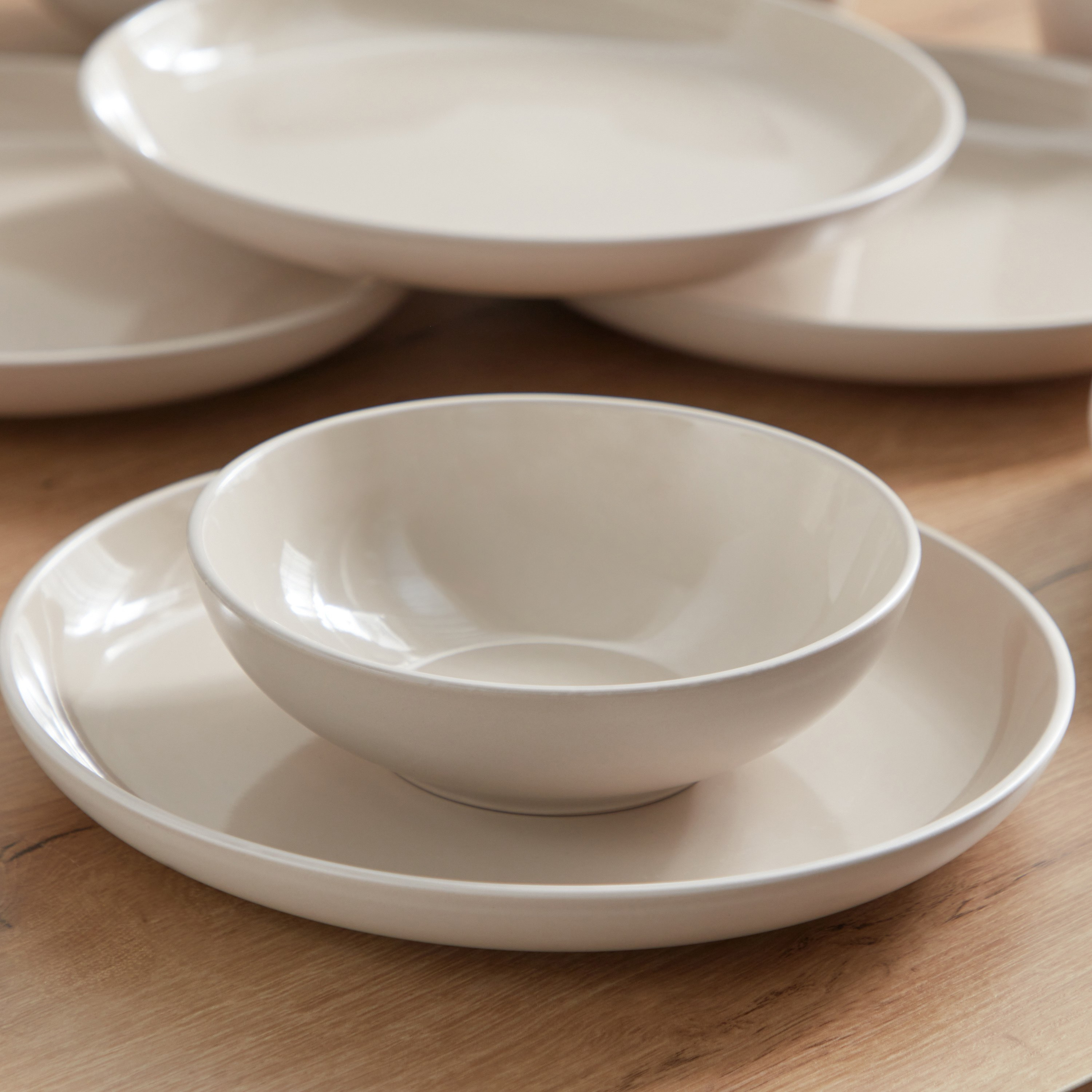 طقم عشاء 12 قطعة من الخزف الحجري من إليجنزا - 4 أشخاص-hbxhomeware-hbxkitchen-image-4