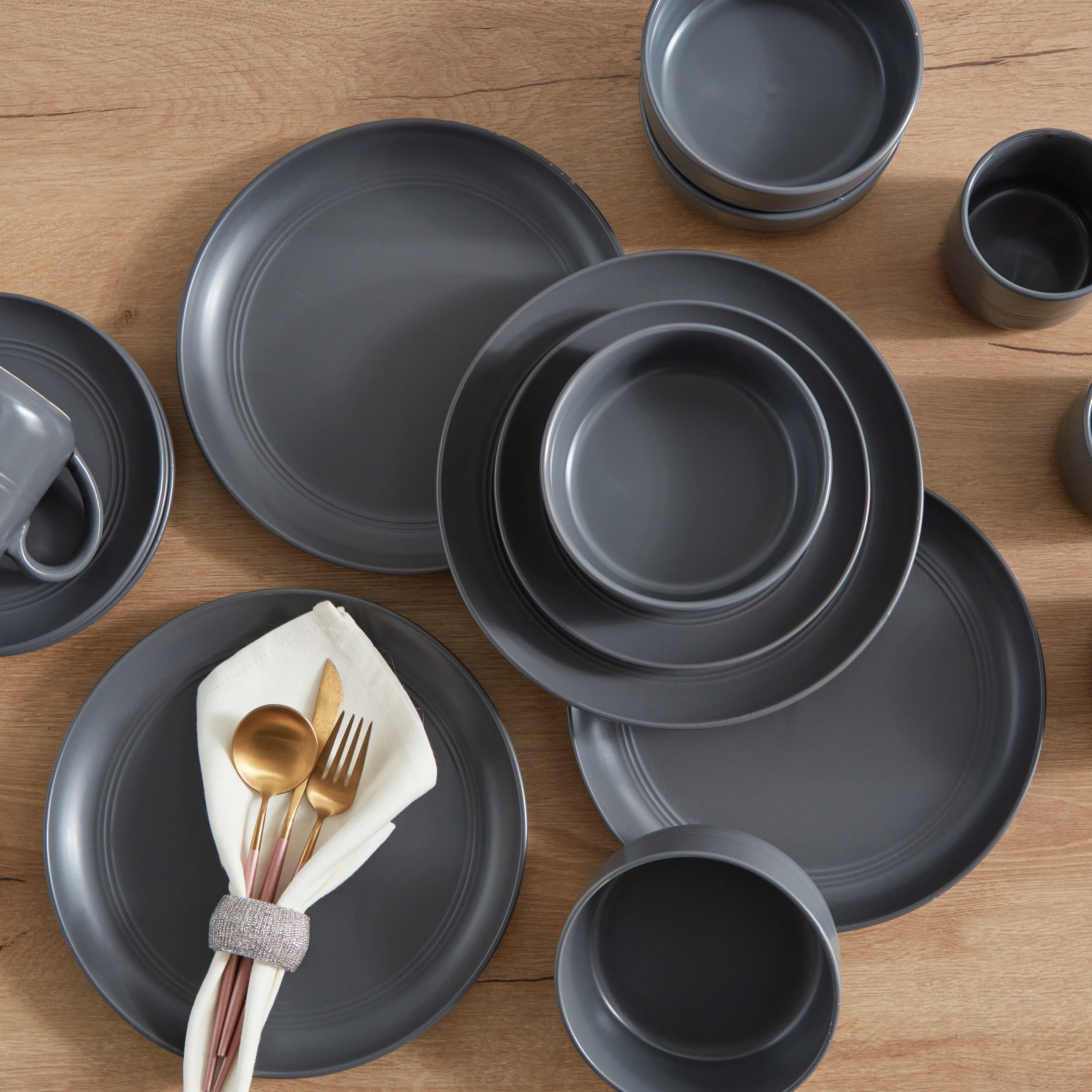 طقم عشاء 16 قطعة من الخزف الحجري من إليجنزا - 4 أشخاص-hbxhomeware-hbxkitchen-image-1