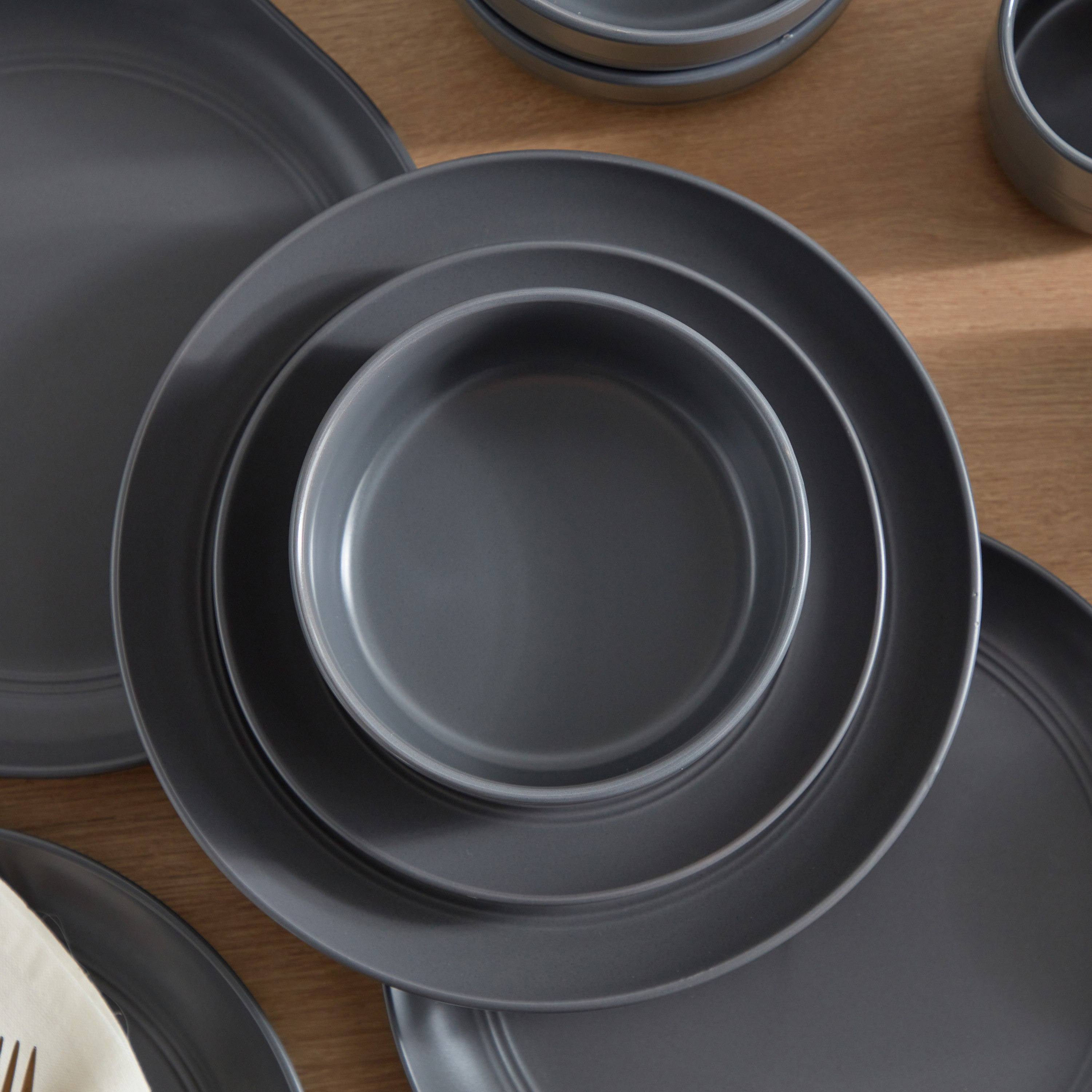 طقم عشاء 16 قطعة من الخزف الحجري من إليجنزا - 4 أشخاص-hbxhomeware-hbxkitchen-image-3