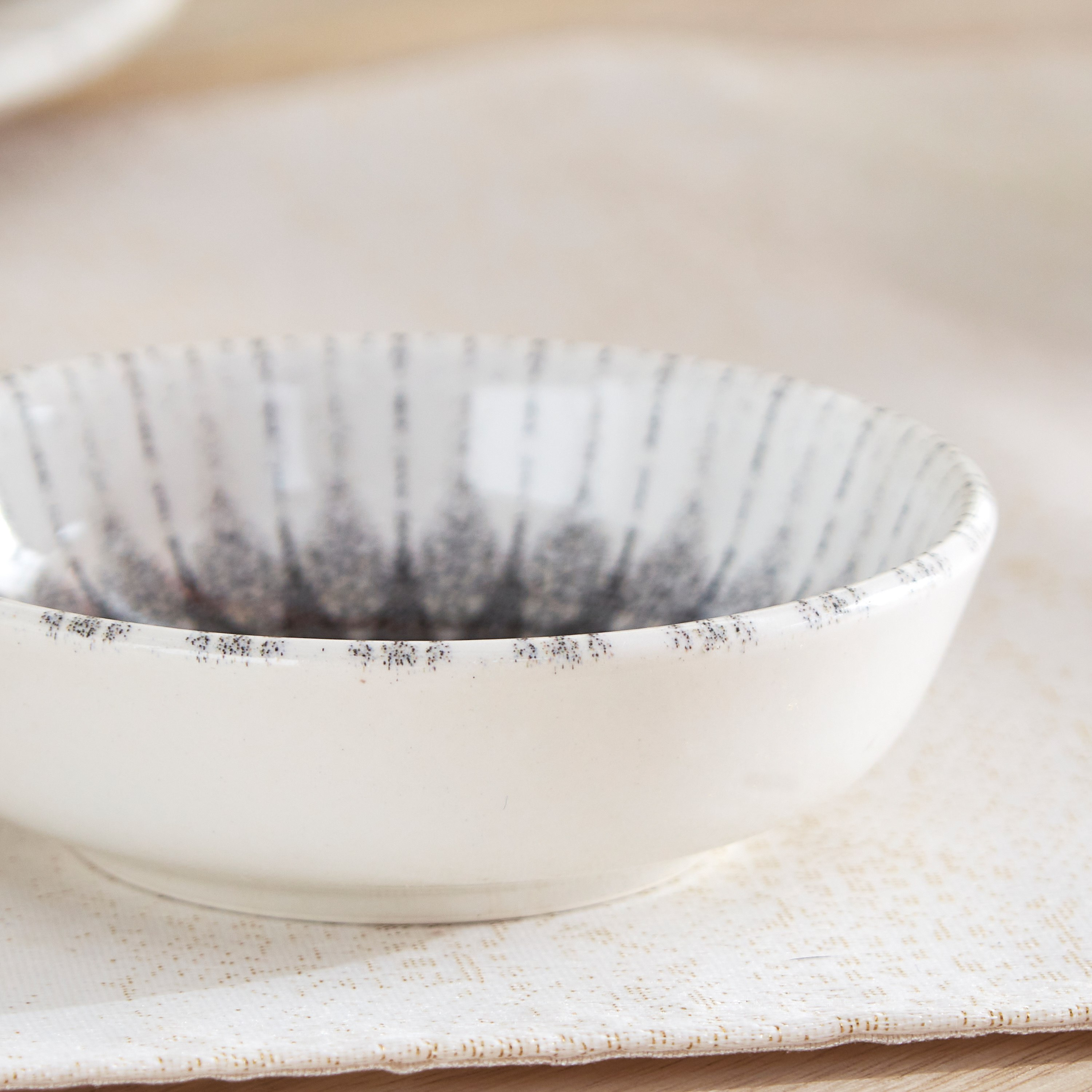 وعاء وجبات خفيفة من كوزميك - 10.5 سم-hbxdecorandfurnishings-tabletop-crockery-image-4
