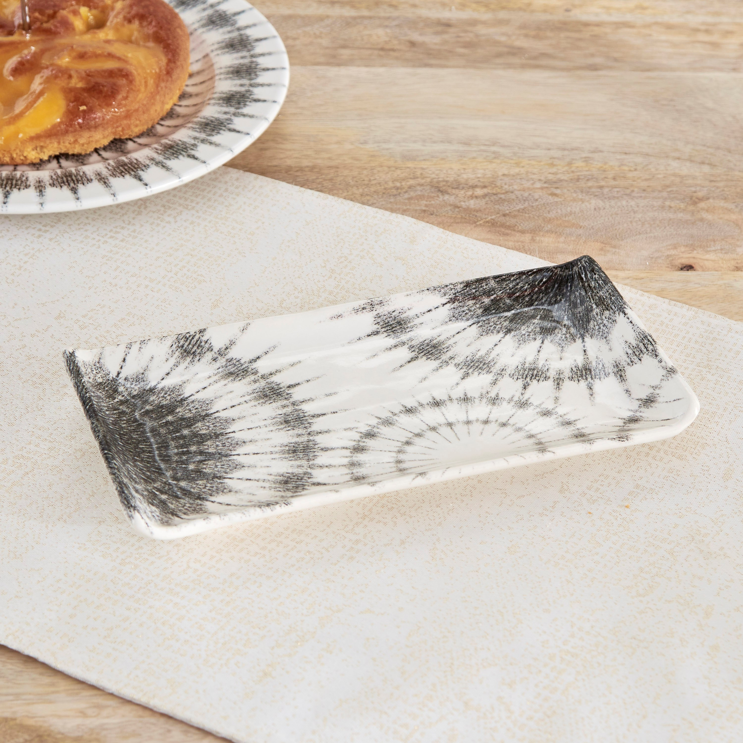 صحن مستطيلي من كوزميك - 12.5x24 سم-hbxdecorandfurnishings-tabletop-serveware-image-2