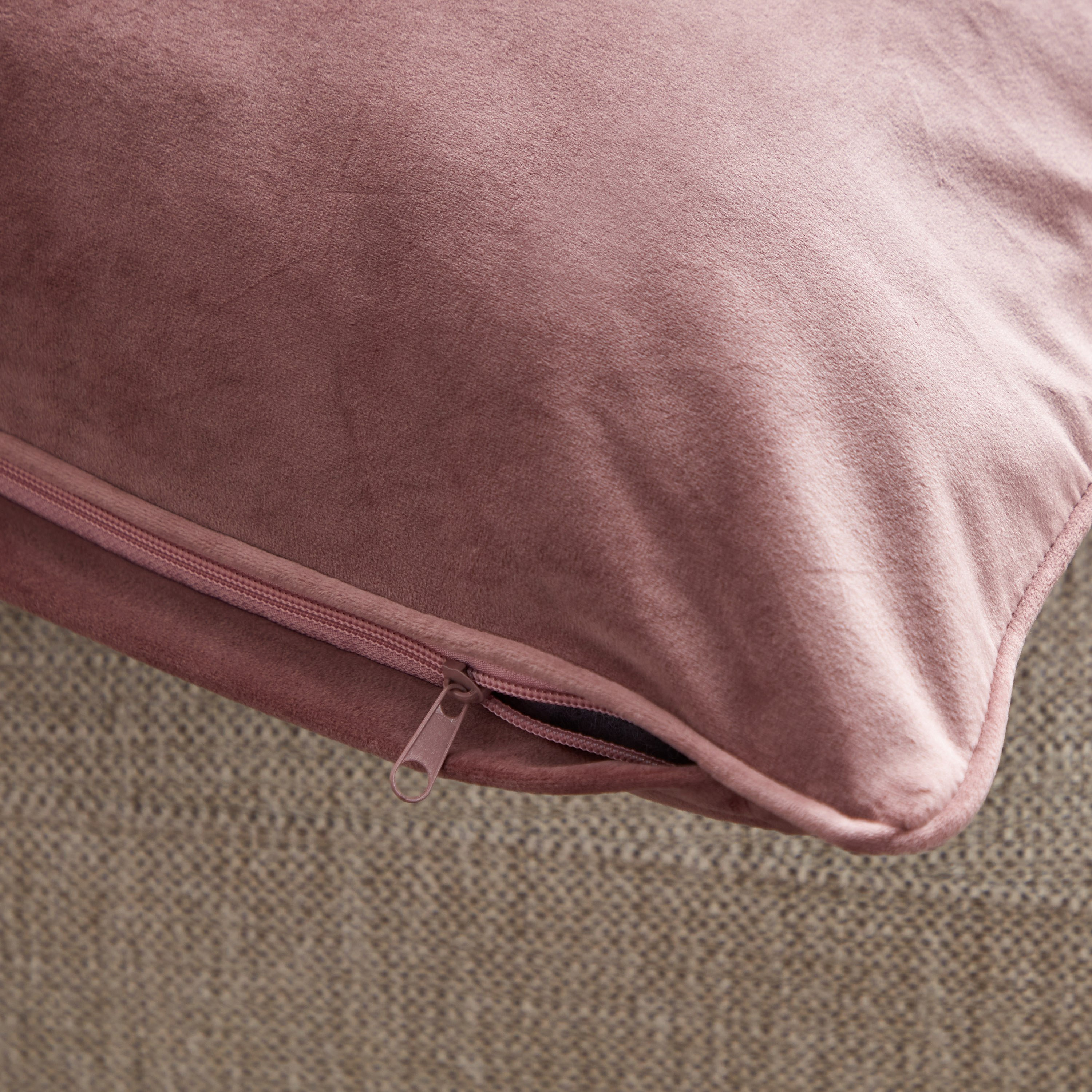 وسادة محشوة من دوف - 65x65 سم-hbxlivingroom-furnishings-cushionsandcovers-filledcushions-image-4