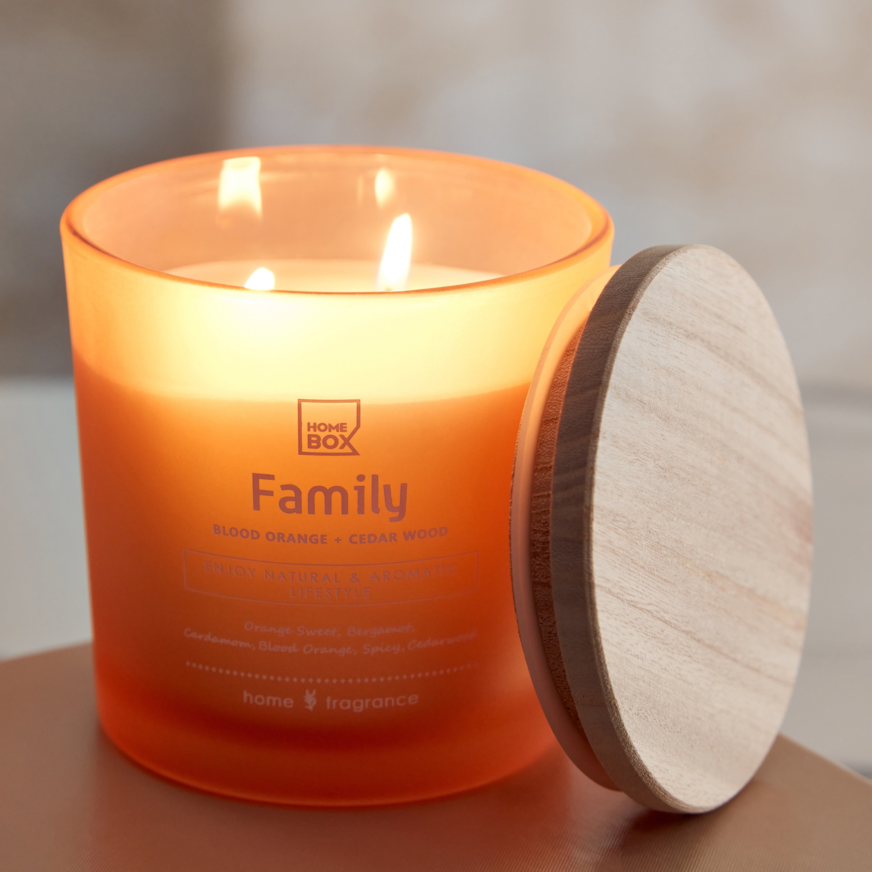 جرة شمع زجاج معتمة مع غطاء خشب فاميلي من سنتمنت - 320 جم-hbxlivingroom-decorandaccessories-candles-image-2