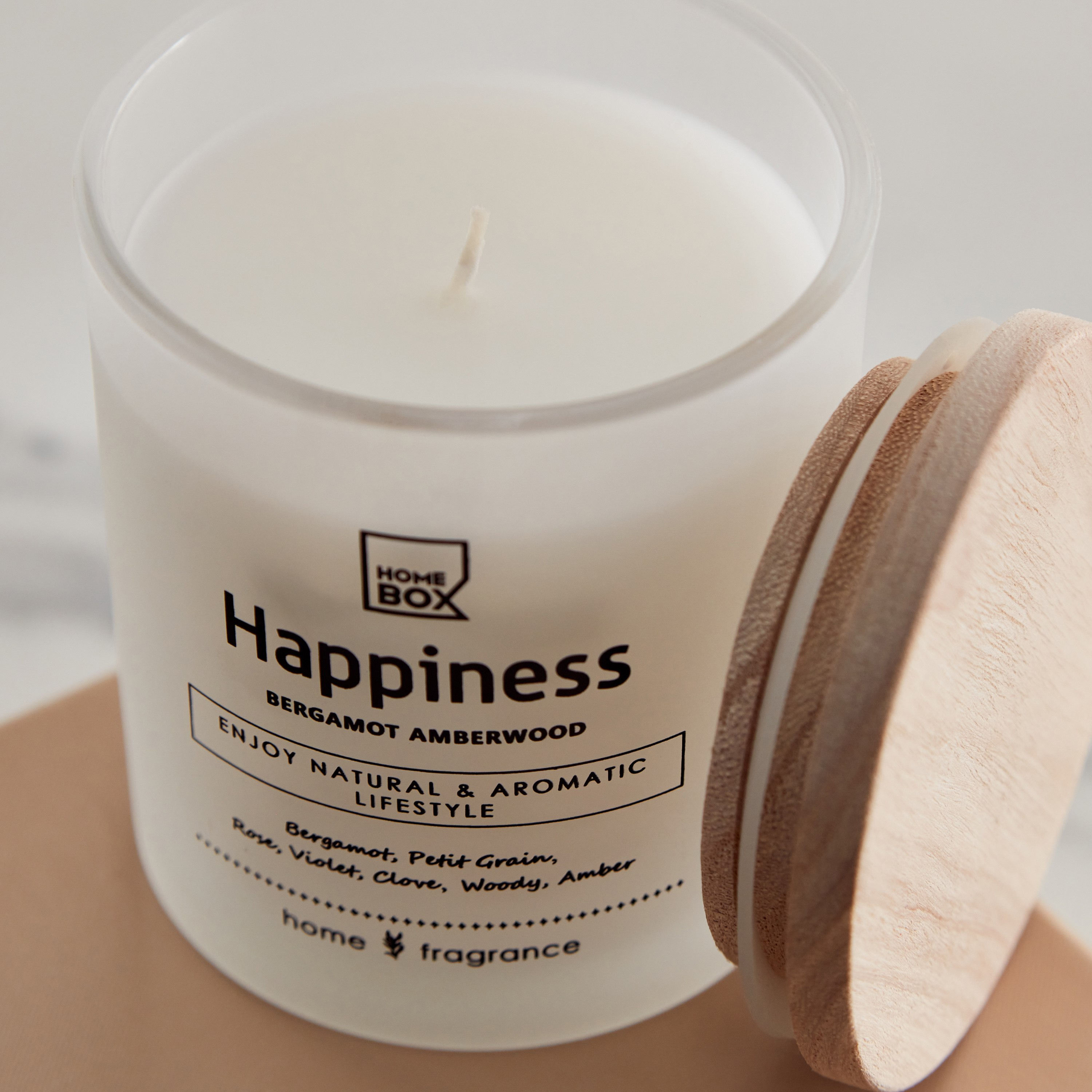 جرة شمع زجاج معتمة مع غطاء خشب هابينس من سنتمنت - 206 جم-hbxlivingroom-decorandaccessories-candles-image-3