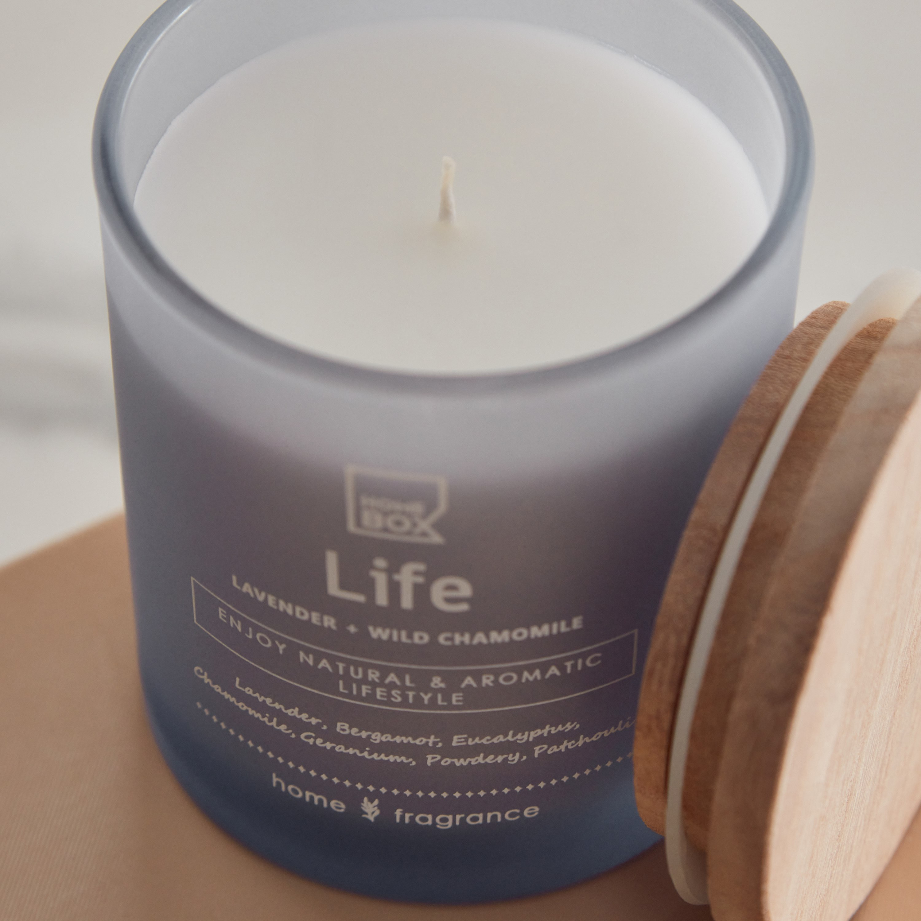 جرة شمع زجاج معتمة مع غطاء خشب لايف من سنتمنت - 206 جم-hbxlivingroom-decorandaccessories-candles-image-3