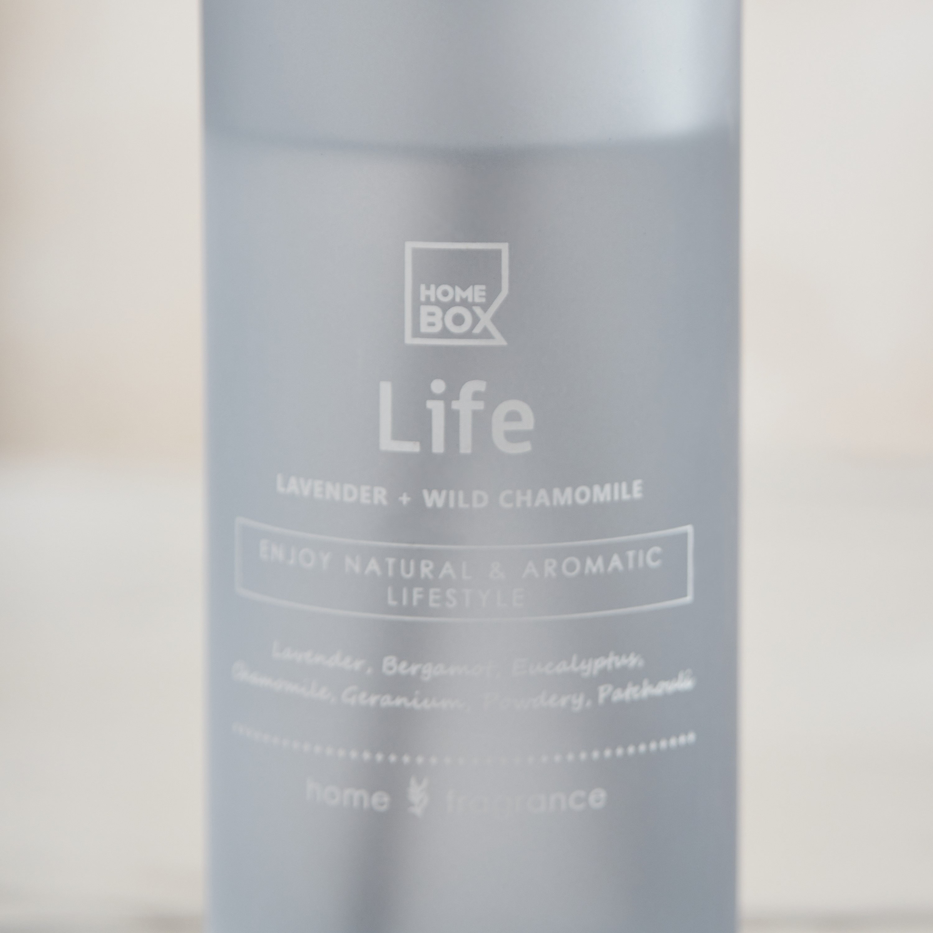 موزع عطور بالأعواد في قارورة زجاج معتمة بغطاء خشب من سنتيمنت - 160 مل-PROMO_HB_AE_B1G1_250925-image-2