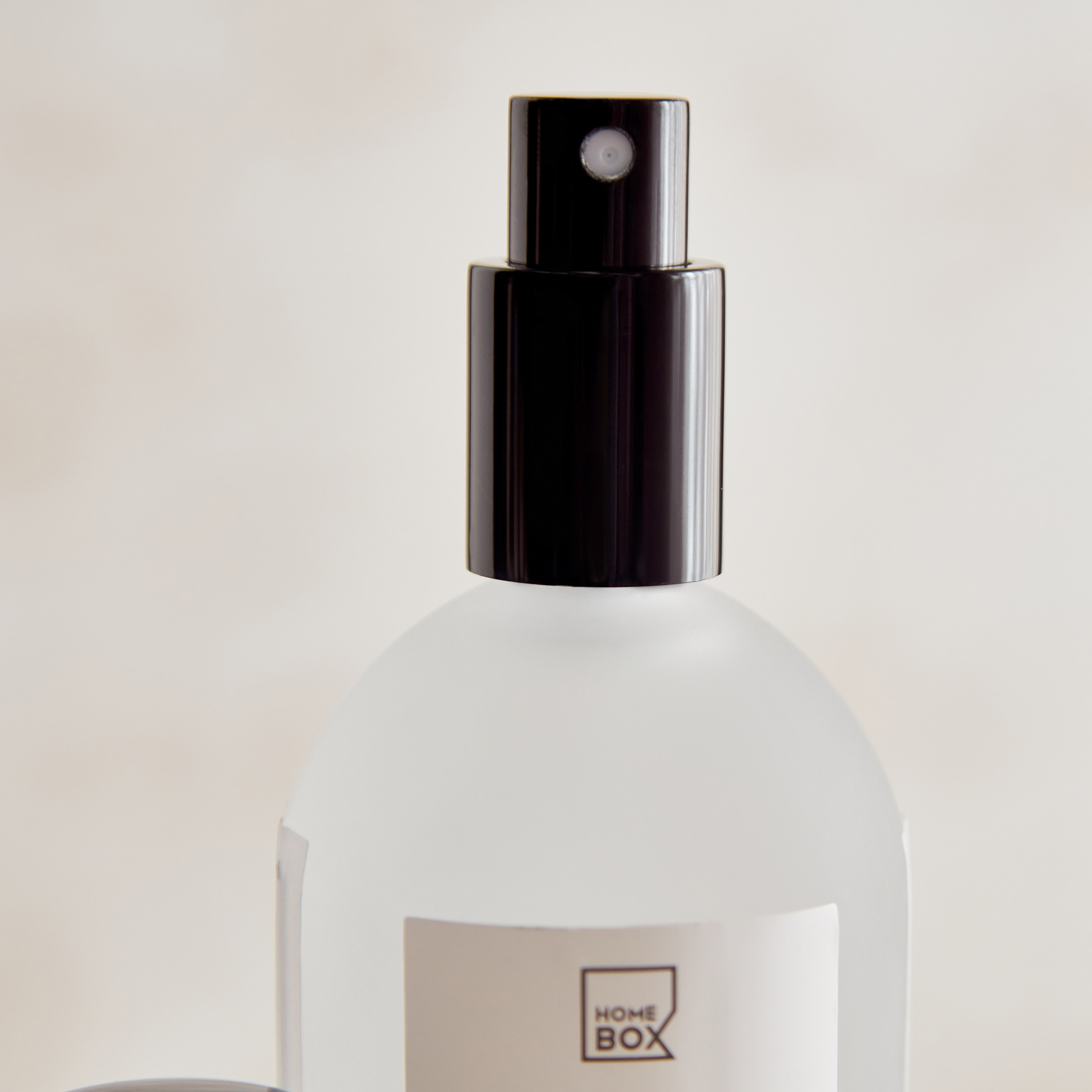 معطر غرف هابينس من سنتمنت - 100 مل-hbxdecorandfurnishings-homefragrance-roomfreshnersandaromamist-image-3