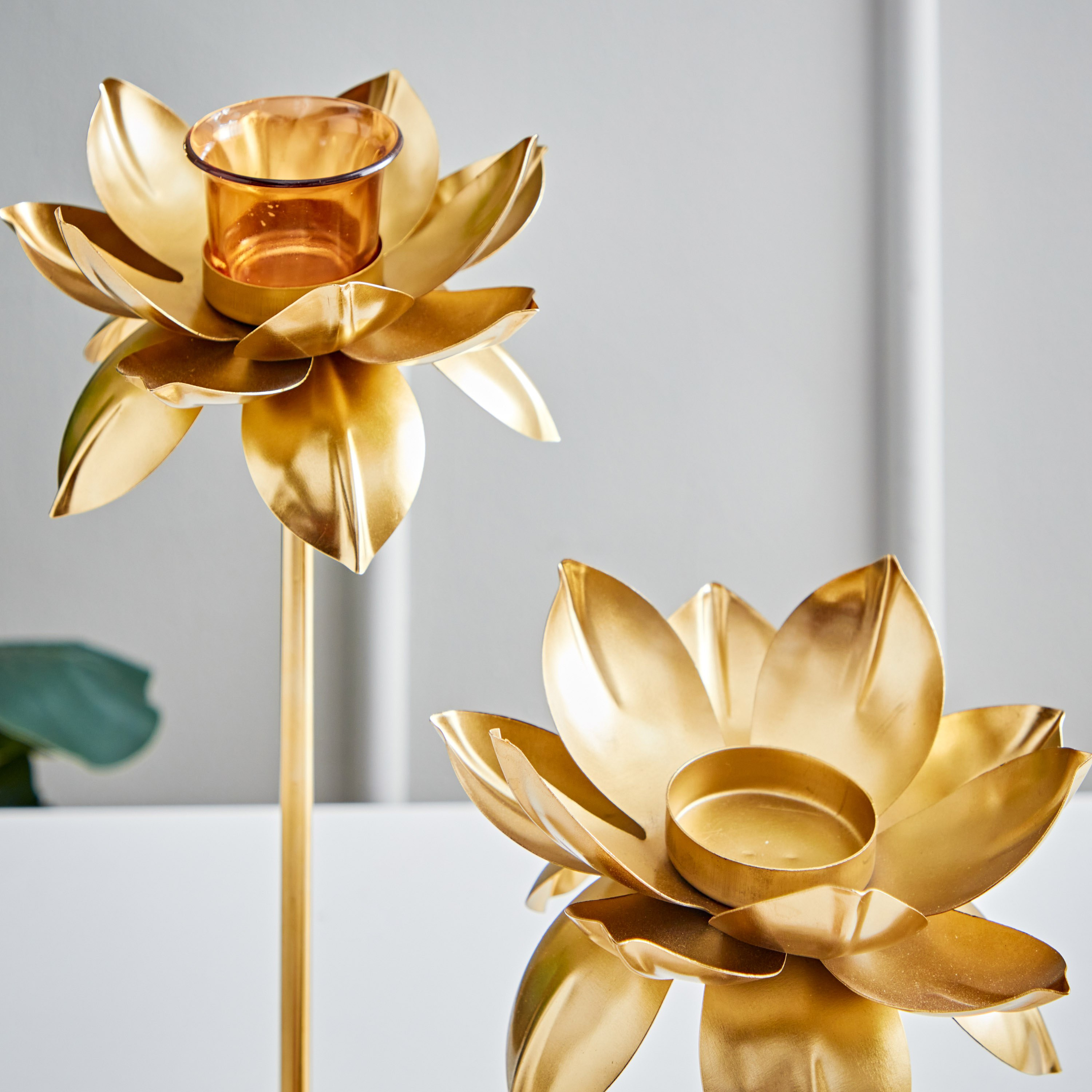 حامل شموع صغيرة معدن بشكل لوتس من كيرا - قطعتين-hbxlivingroom-decorandaccessories-candleholders-image-4