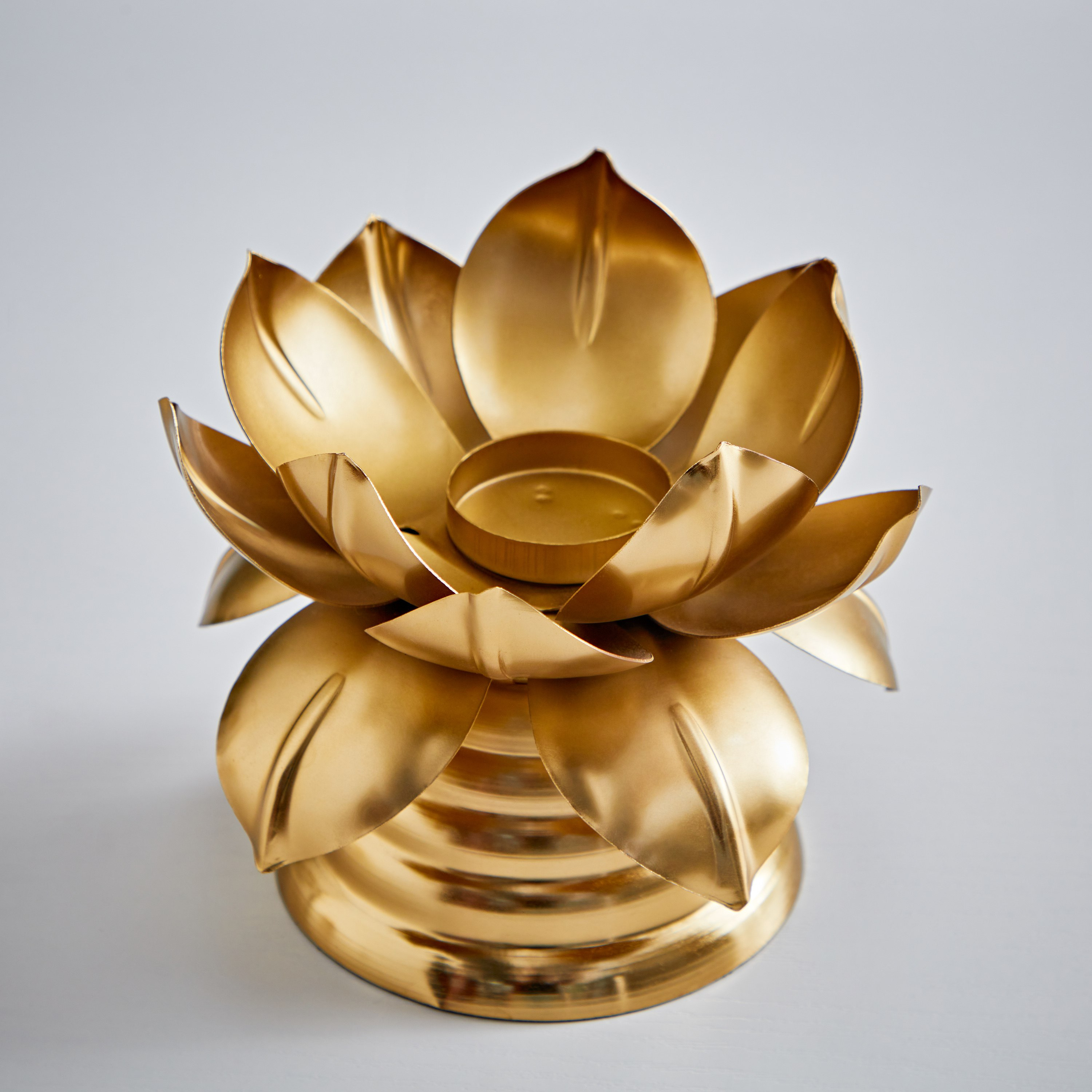 حامل شموع معدن بقاعدة من كايرا - 18x18x15 سم-hbxlivingroom-decorandaccessories-candleholders-image-3