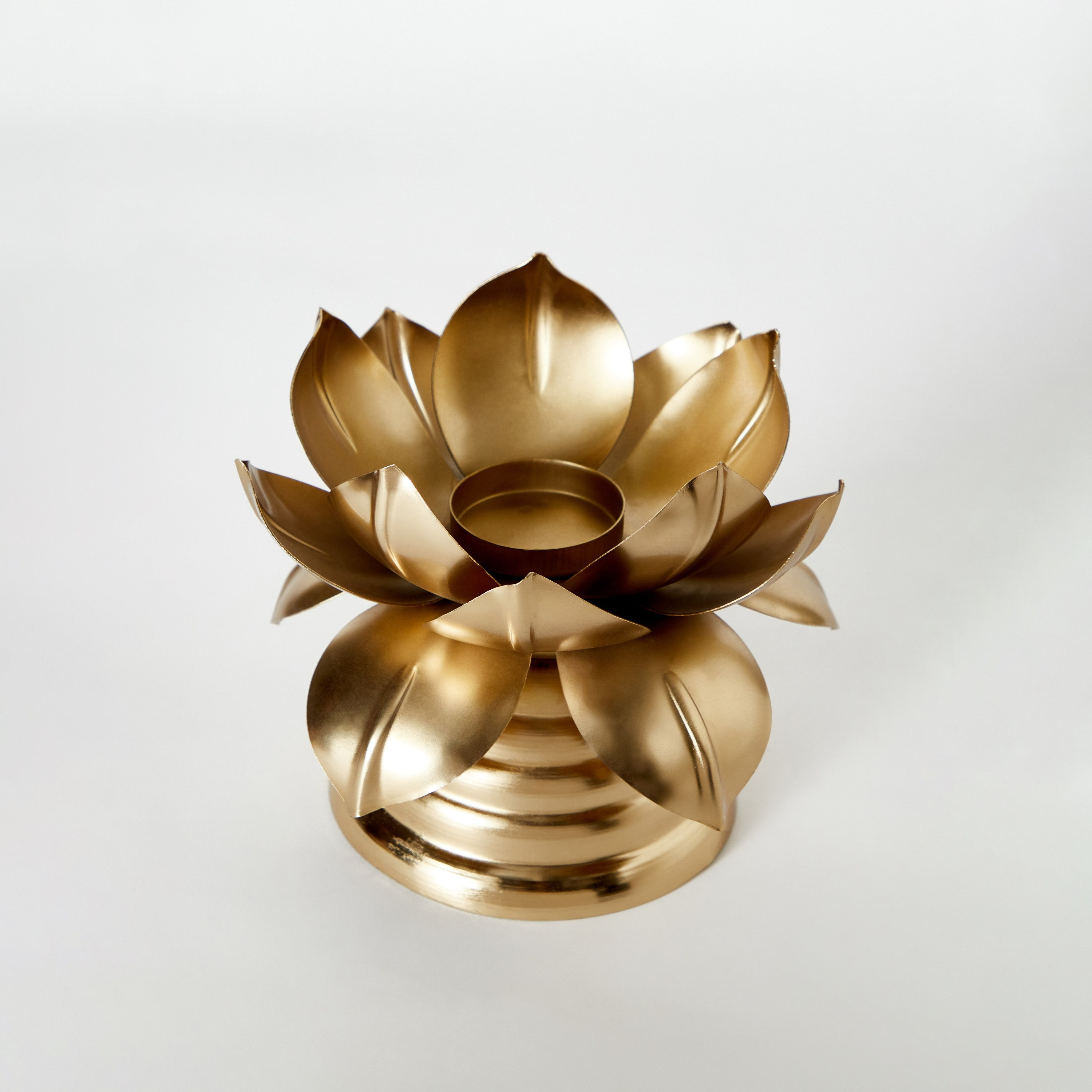 حامل شموع معدن بقاعدة من كايرا - 18x18x15 سم-hbxlivingroom-decorandaccessories-candleholders-image-7