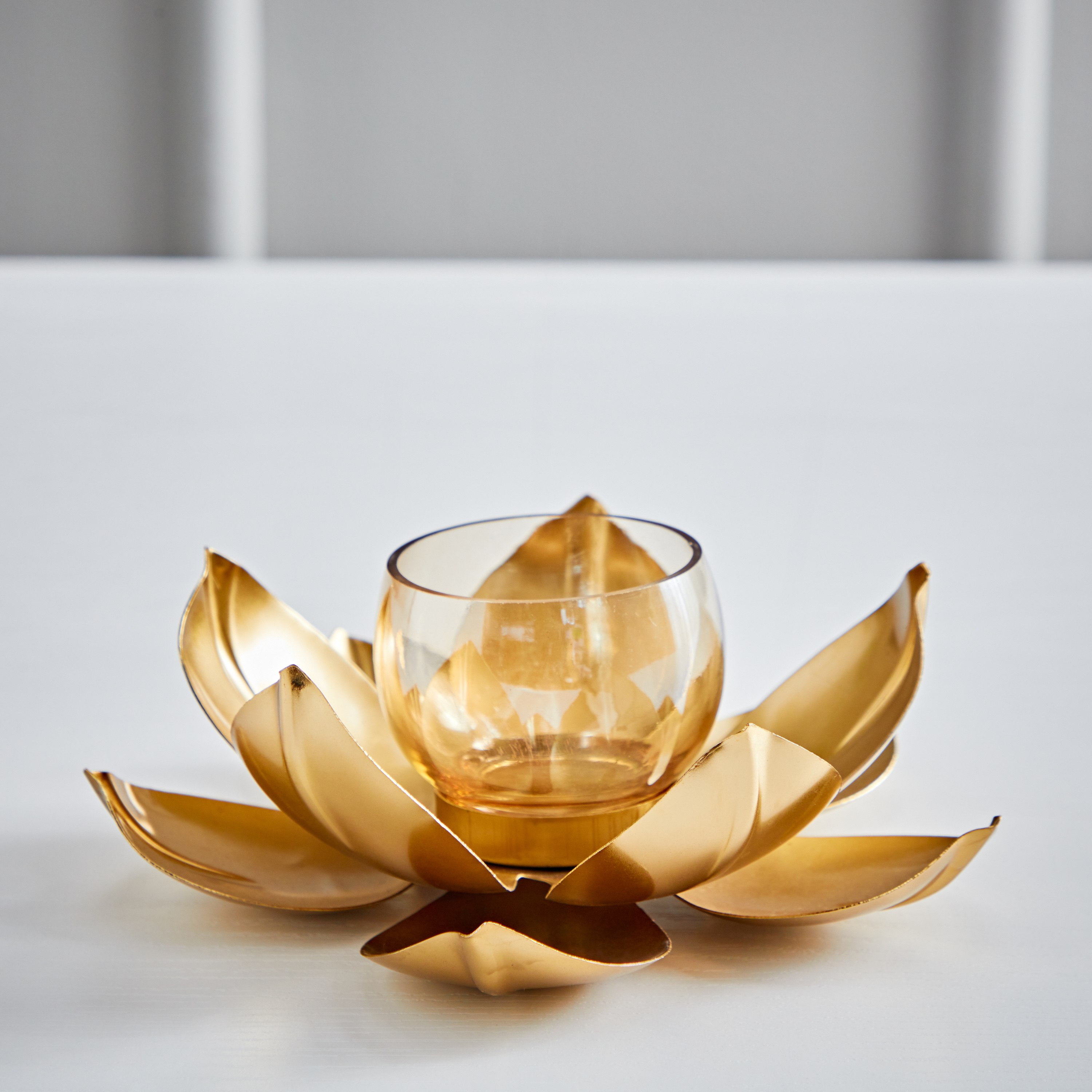 حامل شموع صغيرة معدني بتصميم زهرة اللوتس من كيرا - 19x19x9 سم-hbxlivingroom-decorandaccessories-candleholders-image-2
