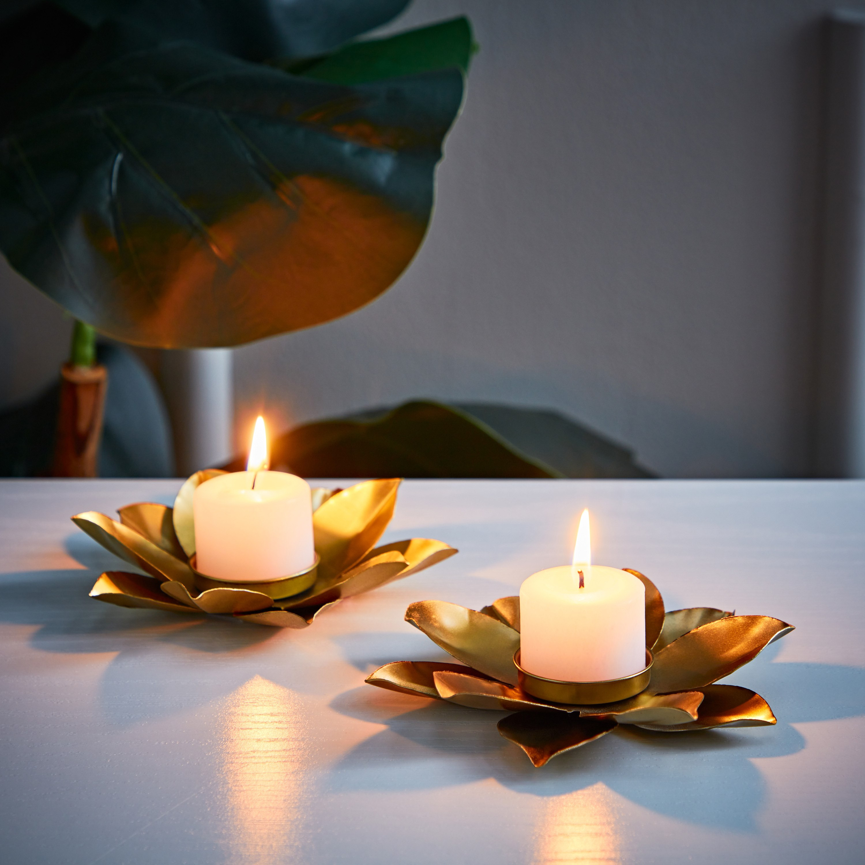 طقم حامل شموع معدن قطعتين من كيرا - 13x13x3 سم-hbxlivingroom-decorandaccessories-candleholders-image-1