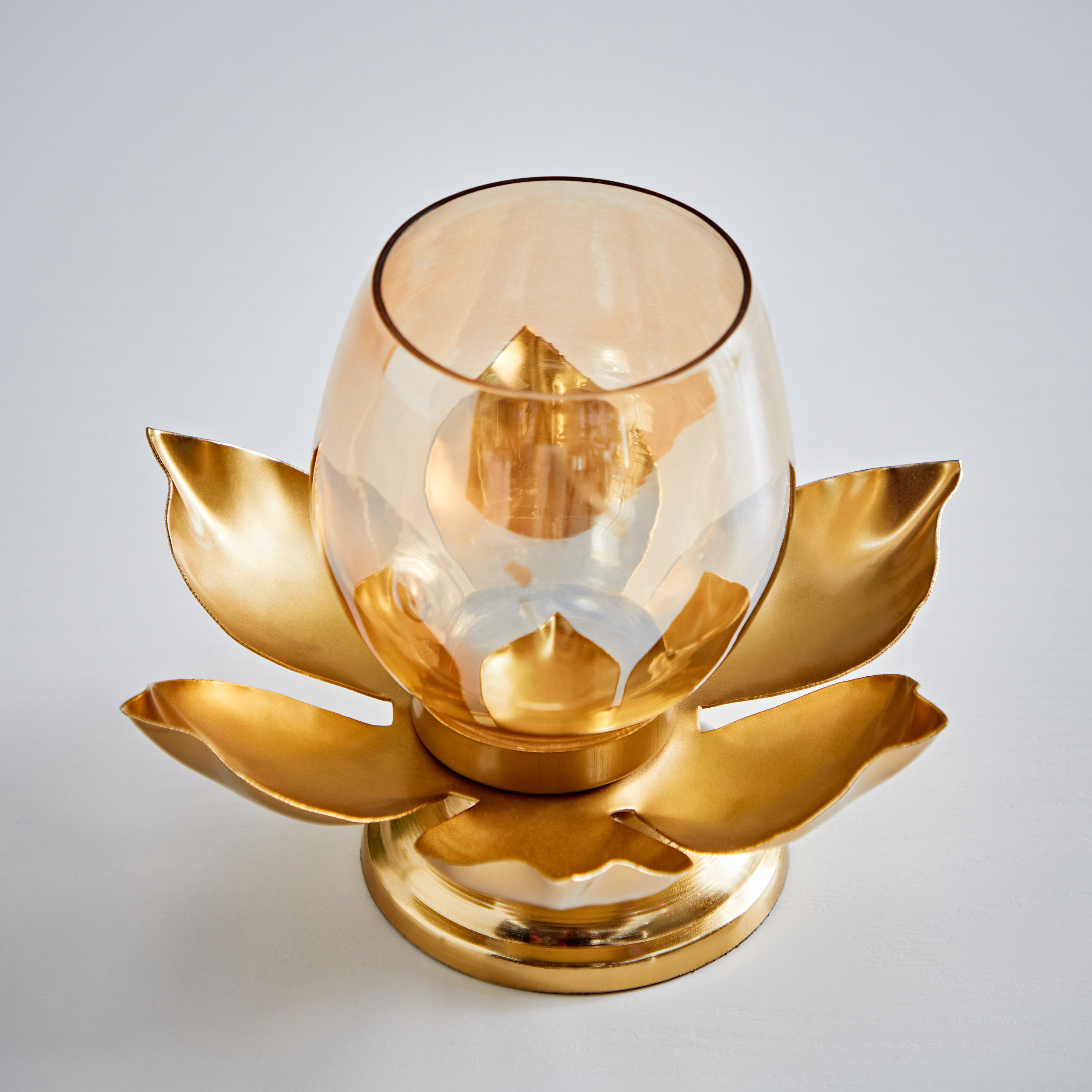 حامل شموع معدن بزجاج فوتيف بشكل لوتس من كيرا - 18x18x12 سم-hbxlivingroom-decorandaccessories-candleholders-image-3