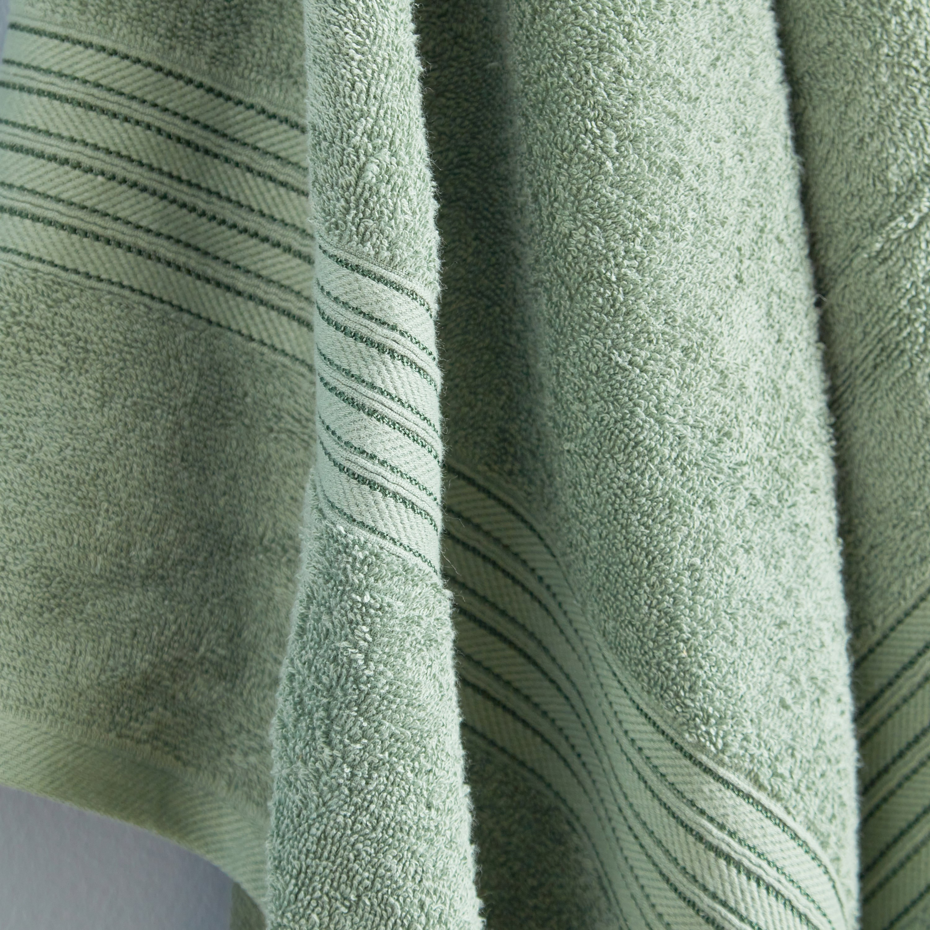 منشفة حمام ممشطة من إسنشيال - 70x140 سم-hbxbathroom-bathroomtextiles-image-3