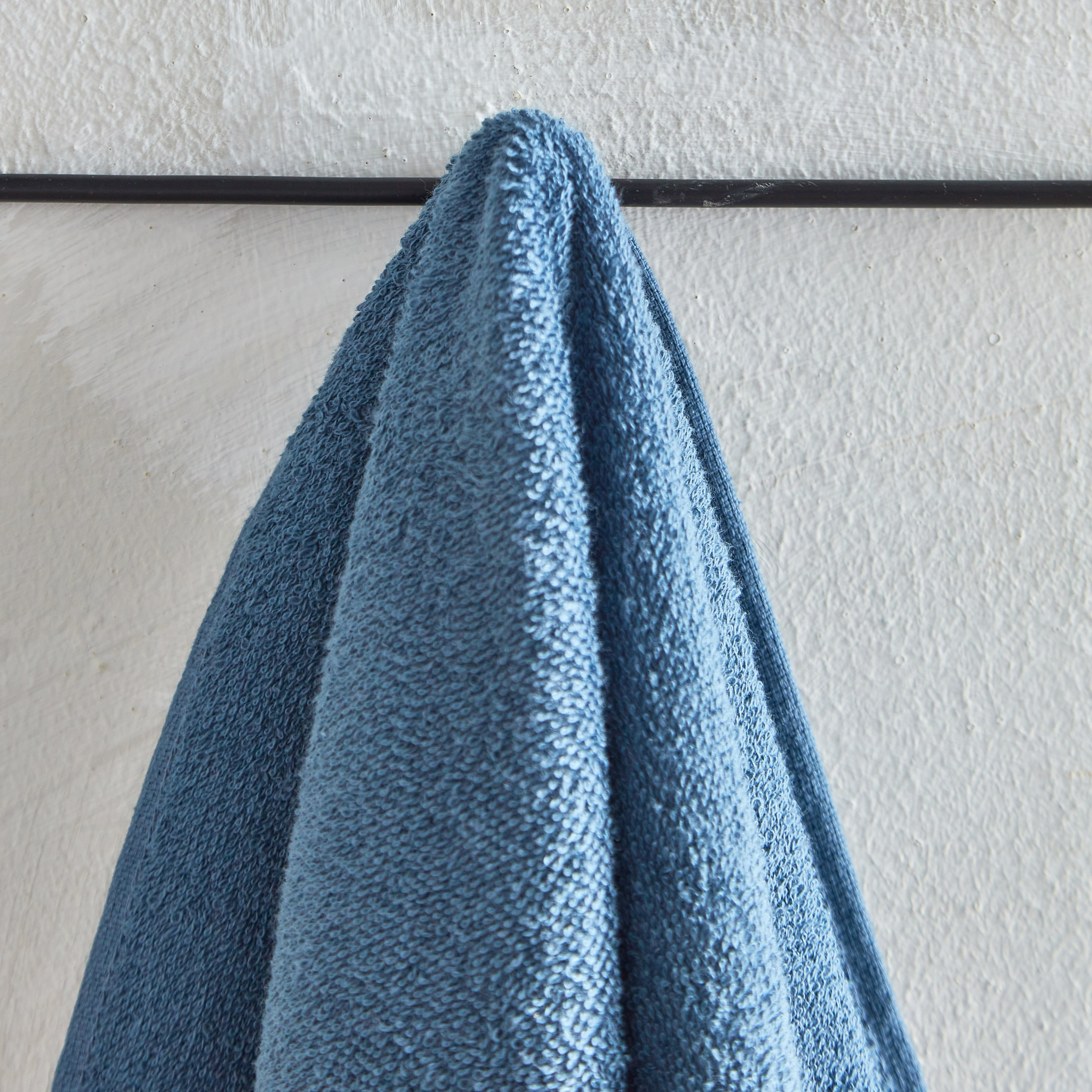 Snoopy Kids Carded Hand Towel - 40x70 cm-hbxhomeware-hbxkidsandyouth-image-2