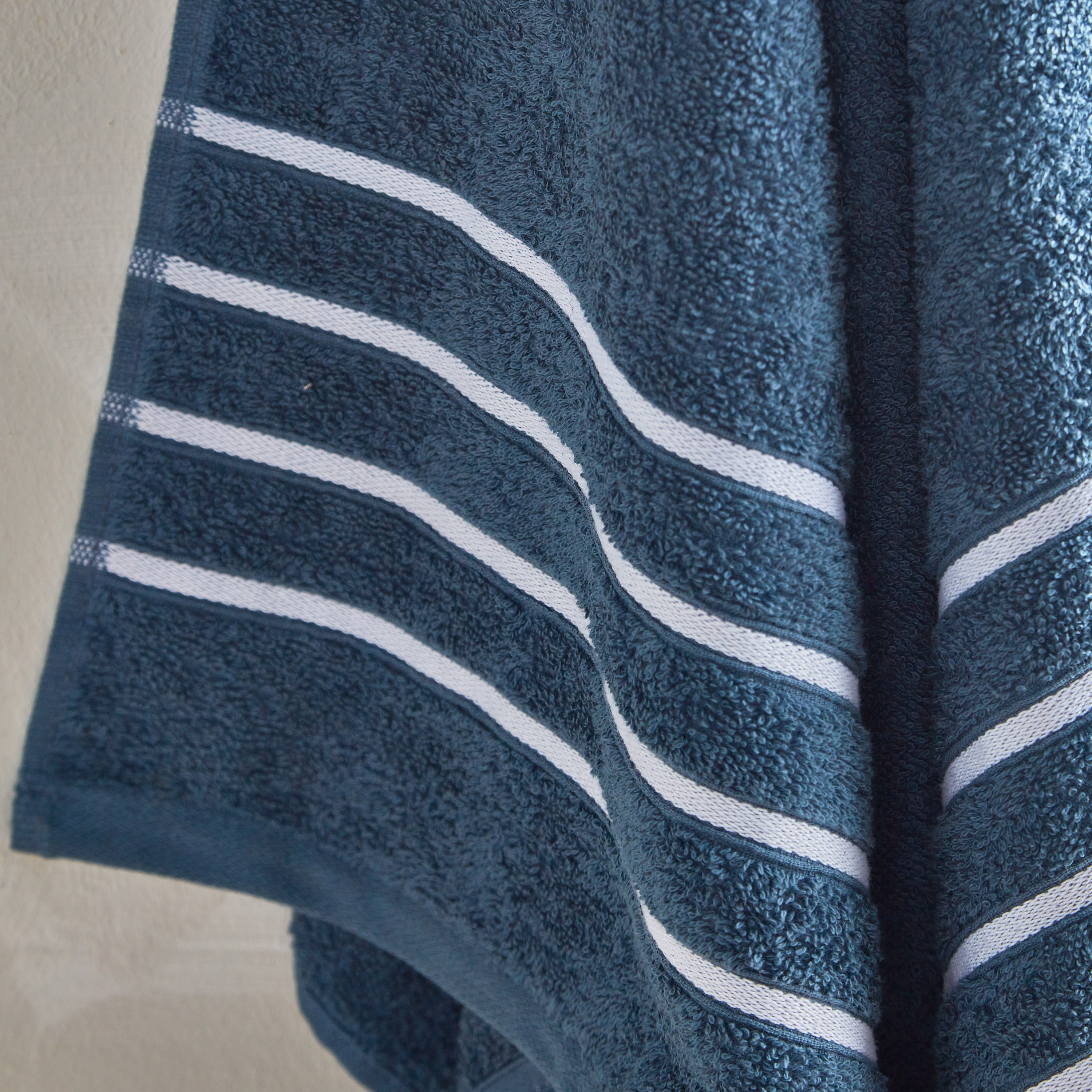 Snoopy Kids Carded Bath Towel - 65x130 cm-hbxhomeware-hbxkidsandyouth-image-4