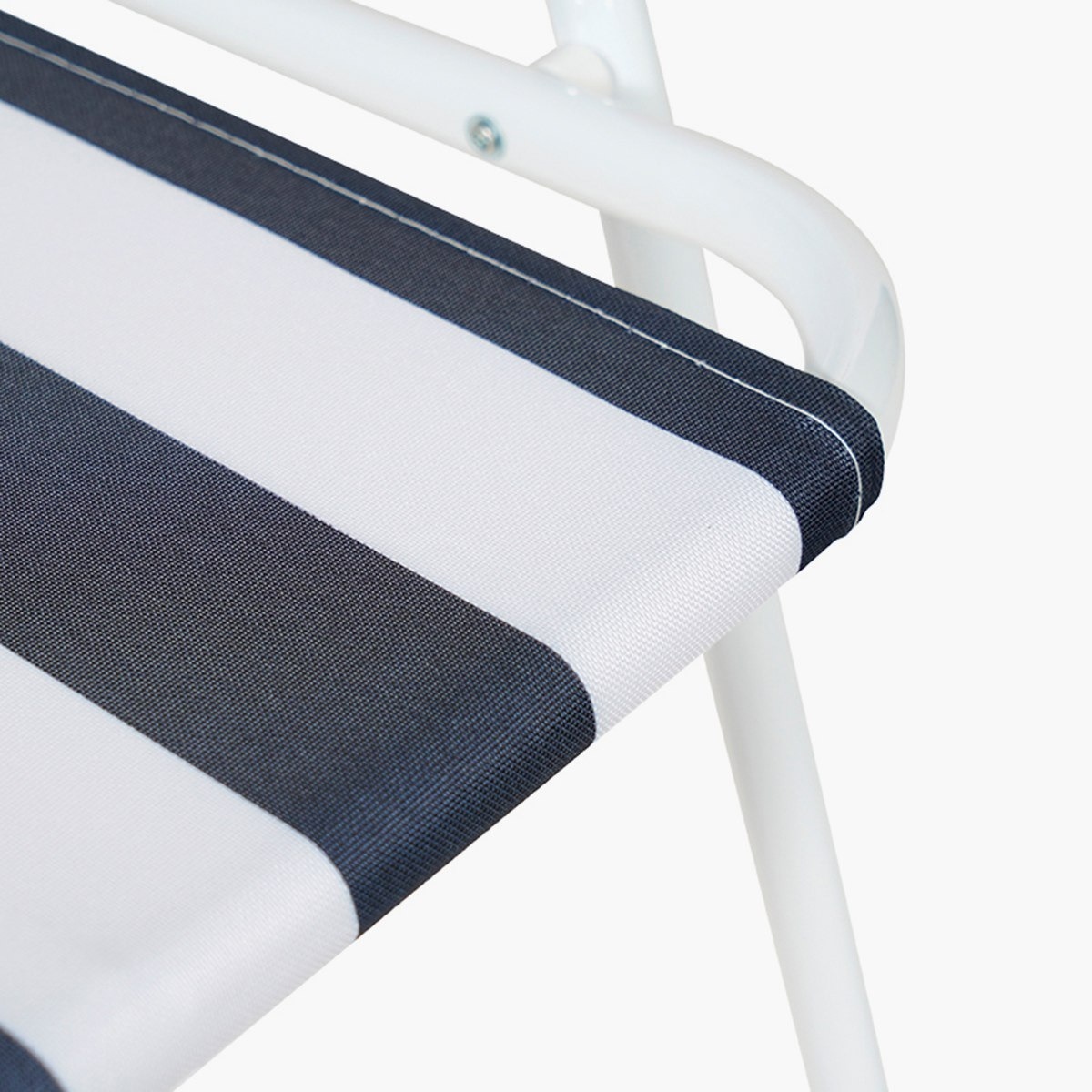 كرسي قابل للطي بمساند ذراعين من فيرا كامو-hbxfurniture-outdoor-swingsandchairs-image-11