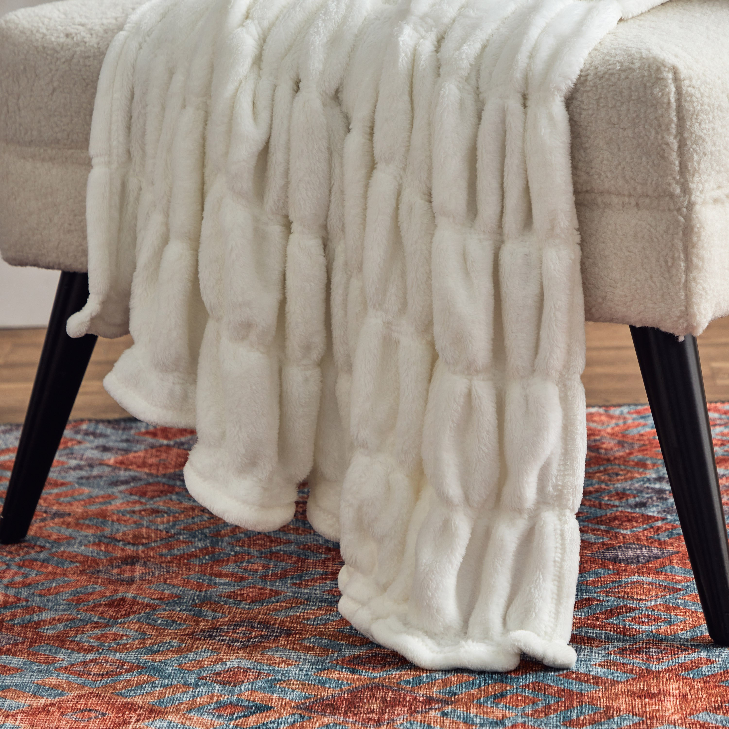 بطانية خفيفة بخياطة مطاطية من هيلين - 127x152 سم-hbxhomeware-hbxbedroom-image-3