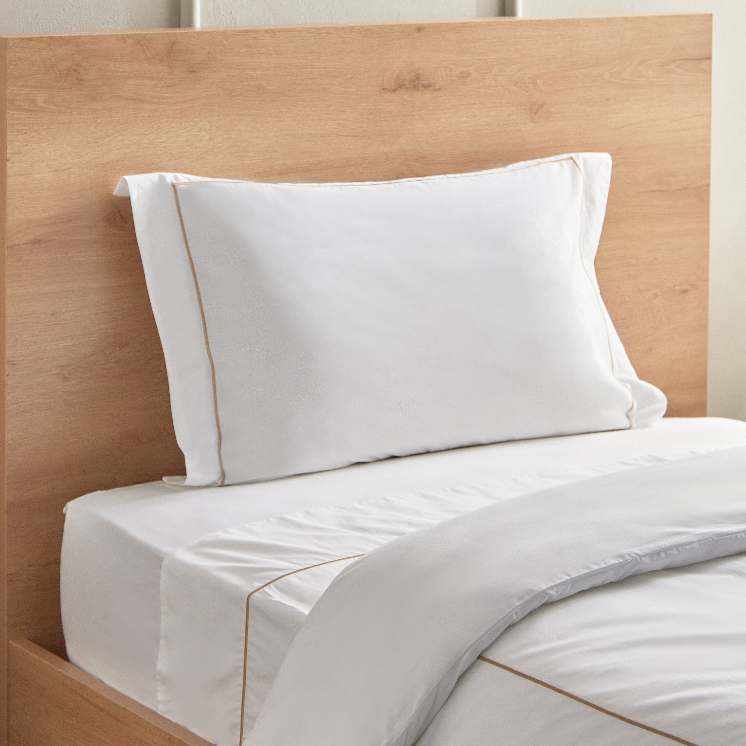 طقم غطاء لحاف قطن توين قطعتين بحواف دانتيل فاري من وايت هافن - 150x220 سم-hbxhomeware-hbxdecorandfurnishings-image-1