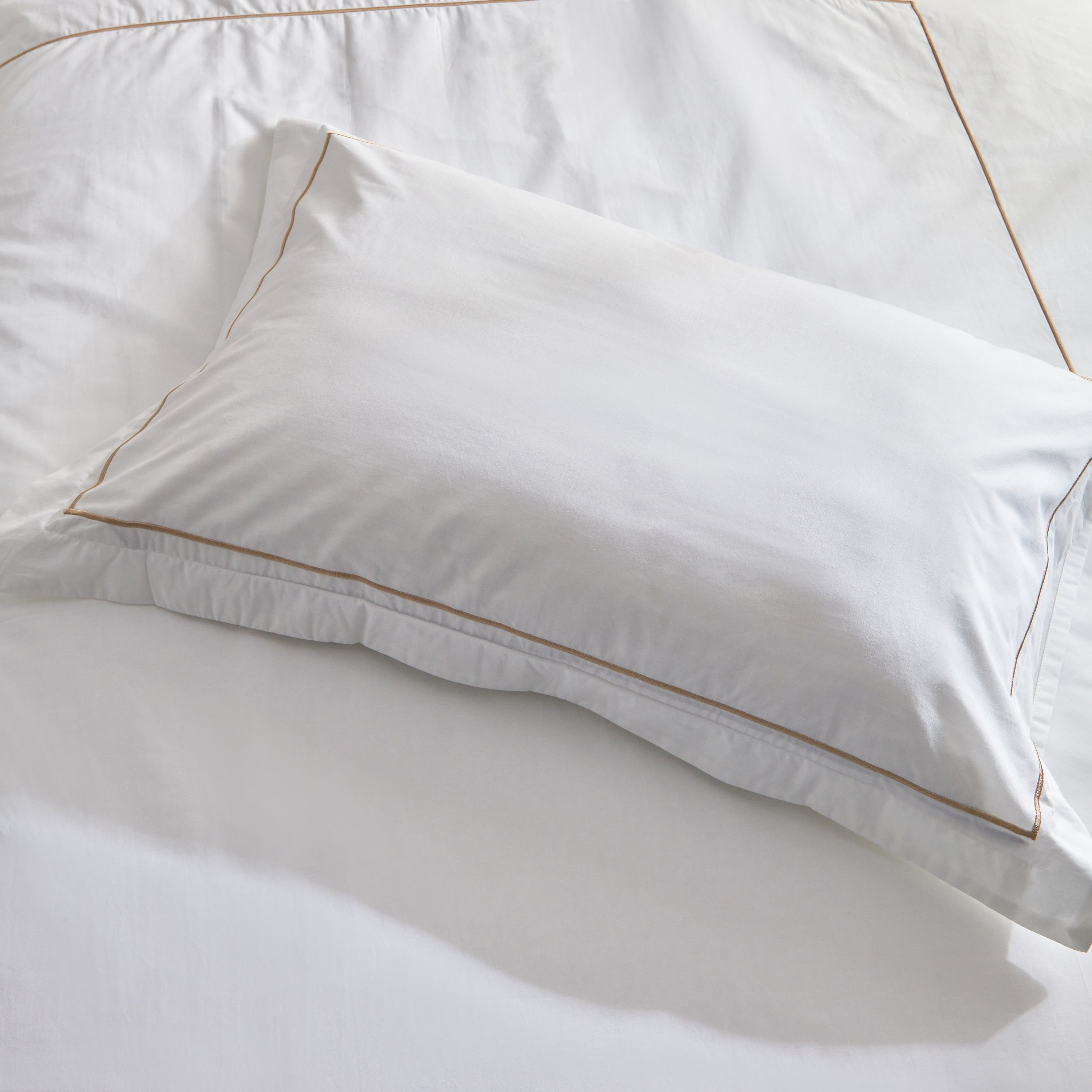 طقم غطاء لحاف قطن توين قطعتين بحواف دانتيل فاري من وايت هافن - 150x220 سم-hbxhomeware-hbxdecorandfurnishings-image-4