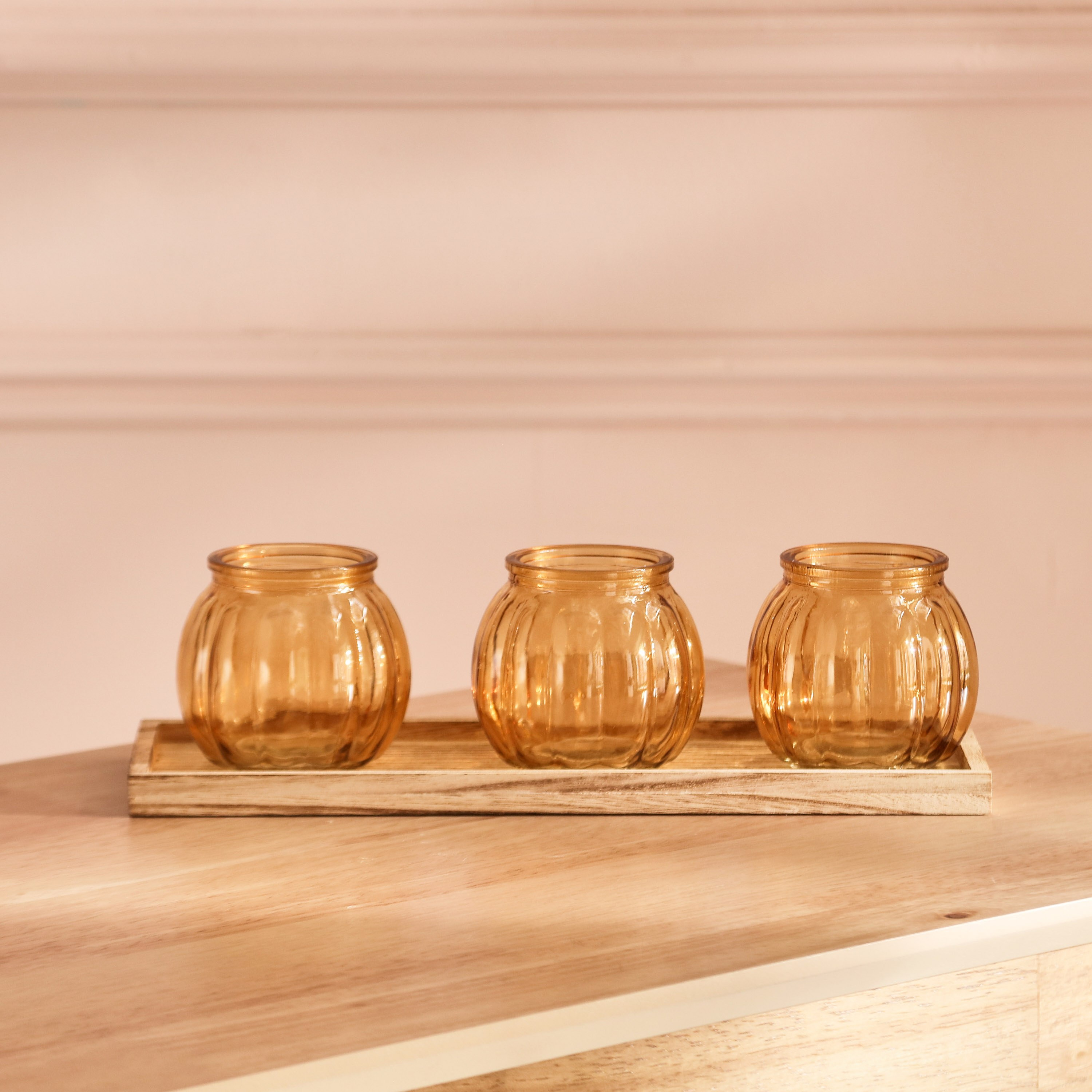 طقم حاملات شموع 3 قطع مع صينيّة خشبيّة من دين-hbxlivingroom-decorandaccessories-candleholders-image-2