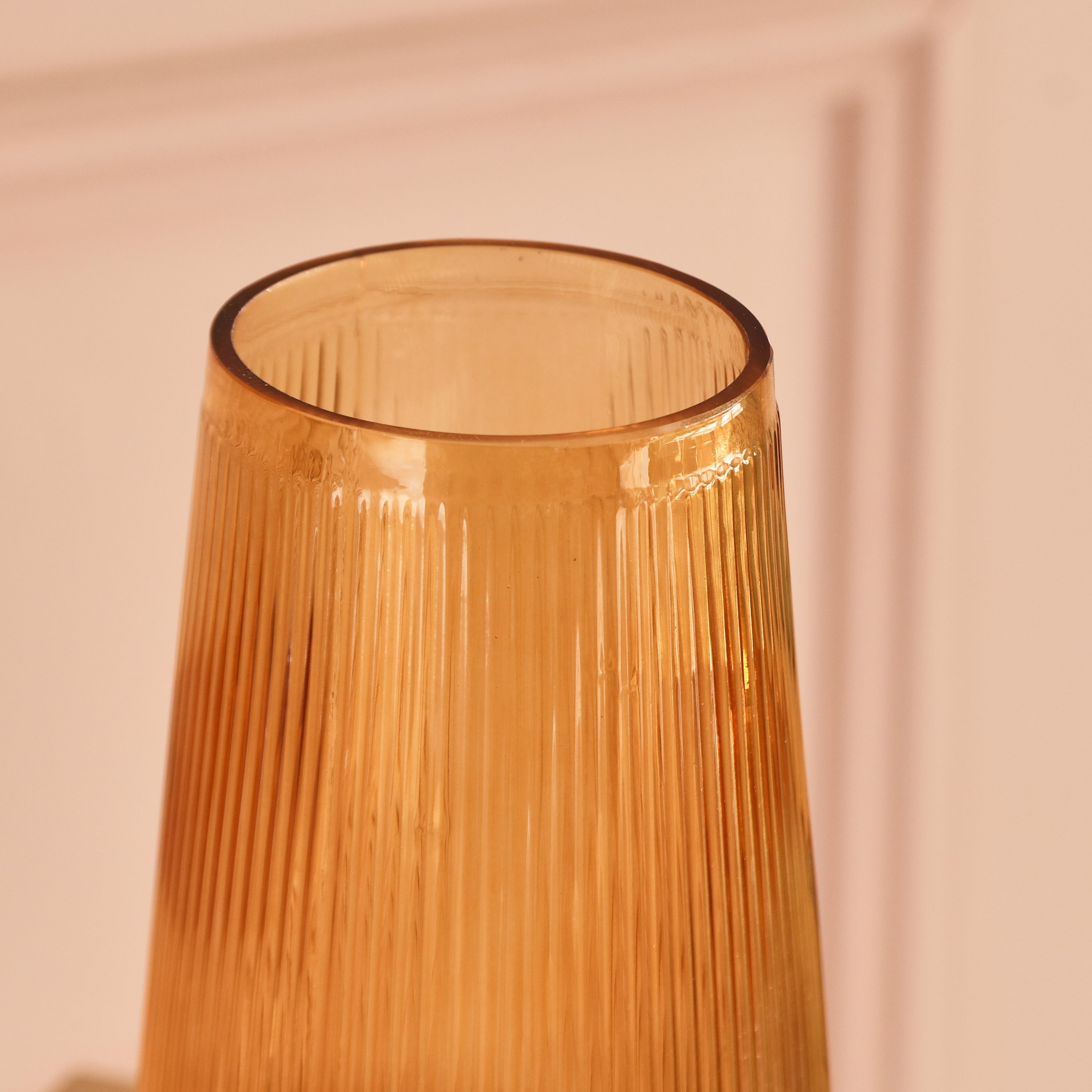 مزهرية زجاج ملونة من دين - 14x14x27×18 سم-hbxbedroom-decorandaccessories-vases-image-3