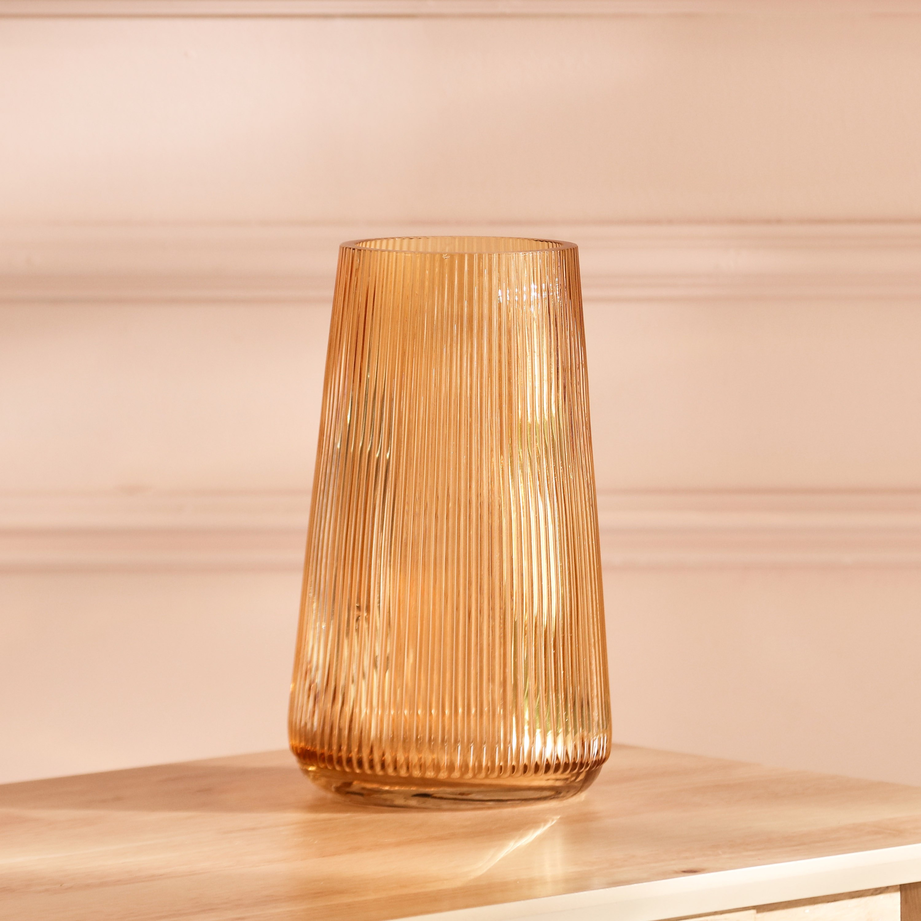 مزهرية زجاجية ملونة من دين - 14x14x24.5×18 سم-hbxbedroom-decorandaccessories-vases-image-2