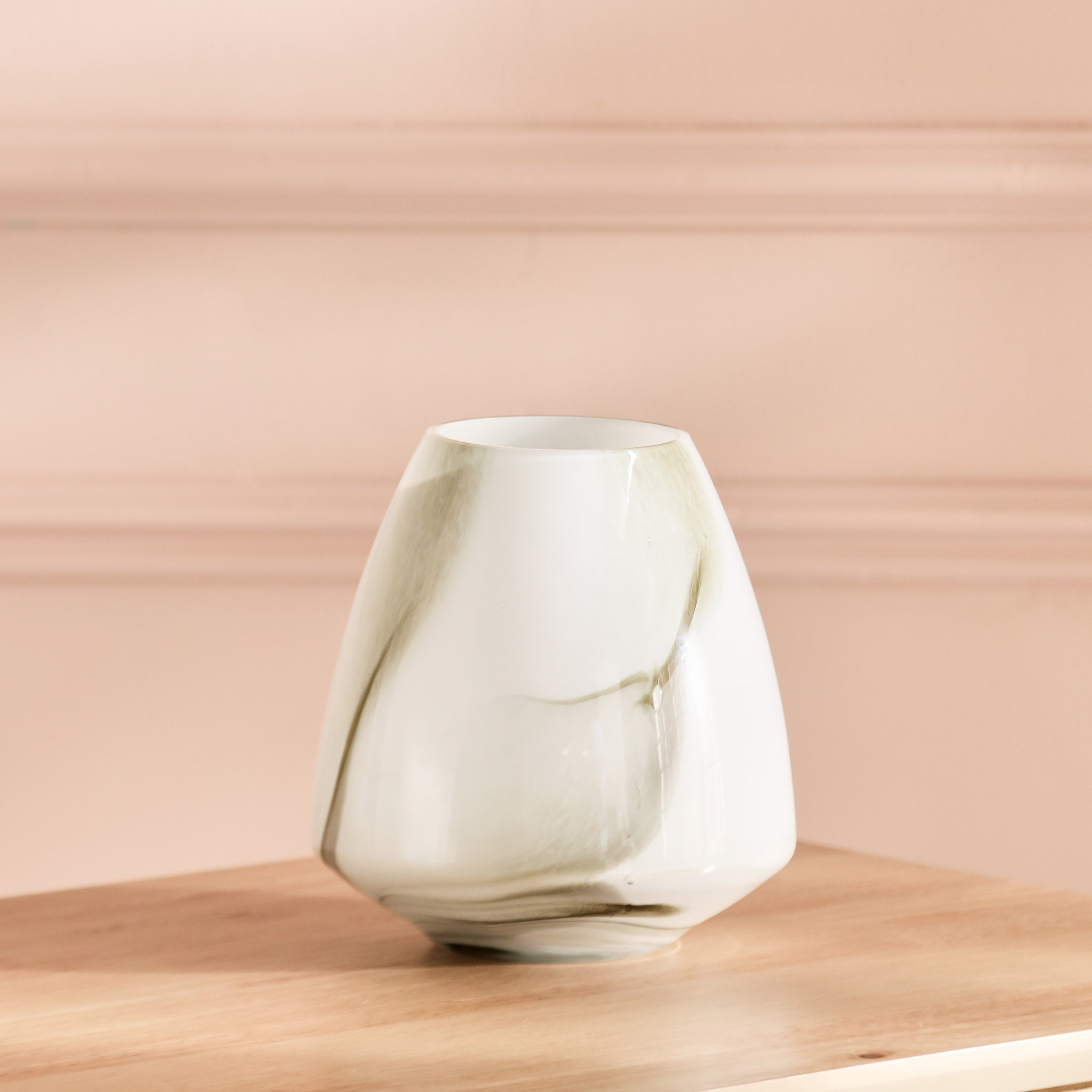 مزهرية زجاج بمظهر رخامي من دين - 15.5x16 سم-hbxbedroom-decorandaccessories-vases-image-2