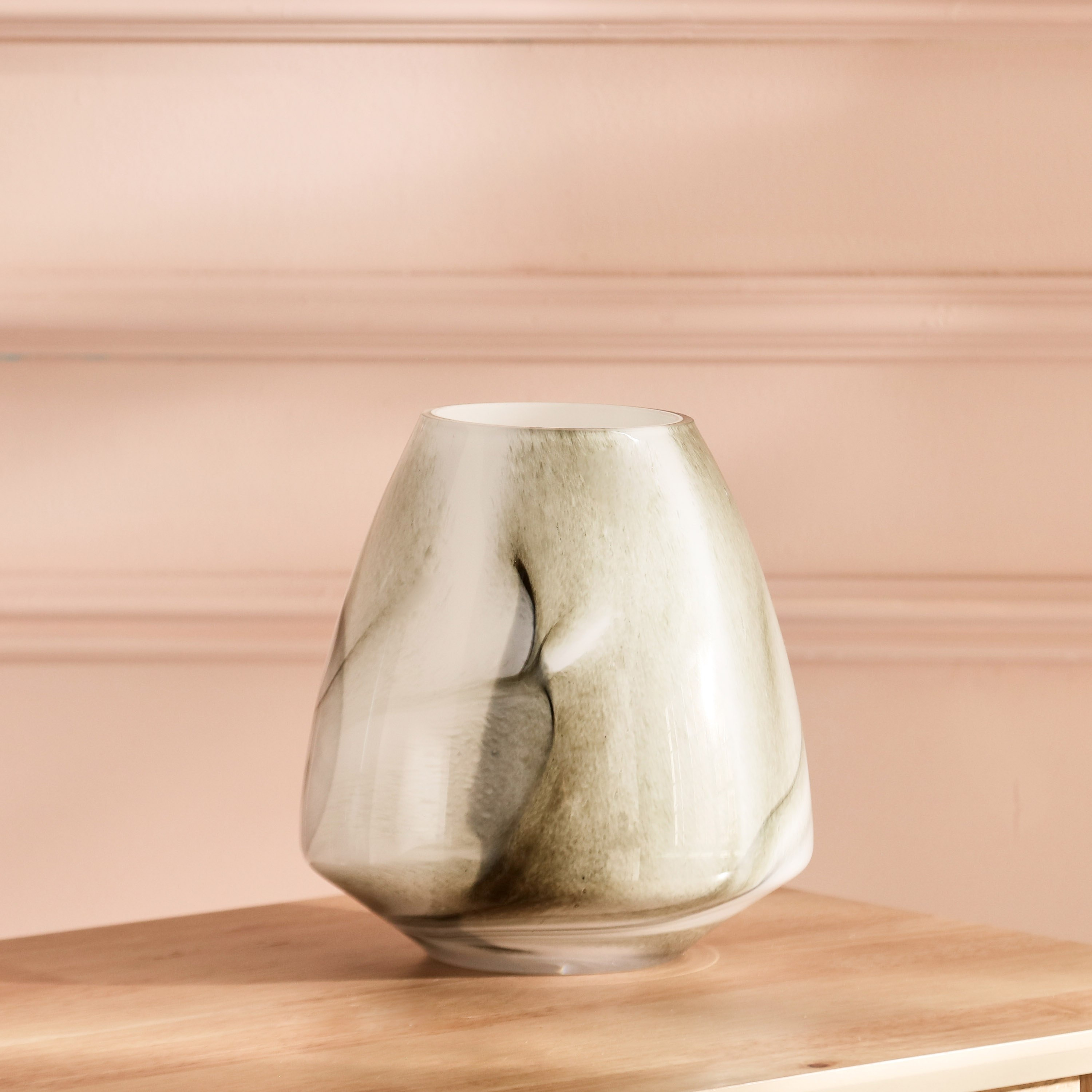 مزهرية زجاج بملمس رخامي من دين - 20x21 سم-hbxbedroom-decorandaccessories-vases-image-1