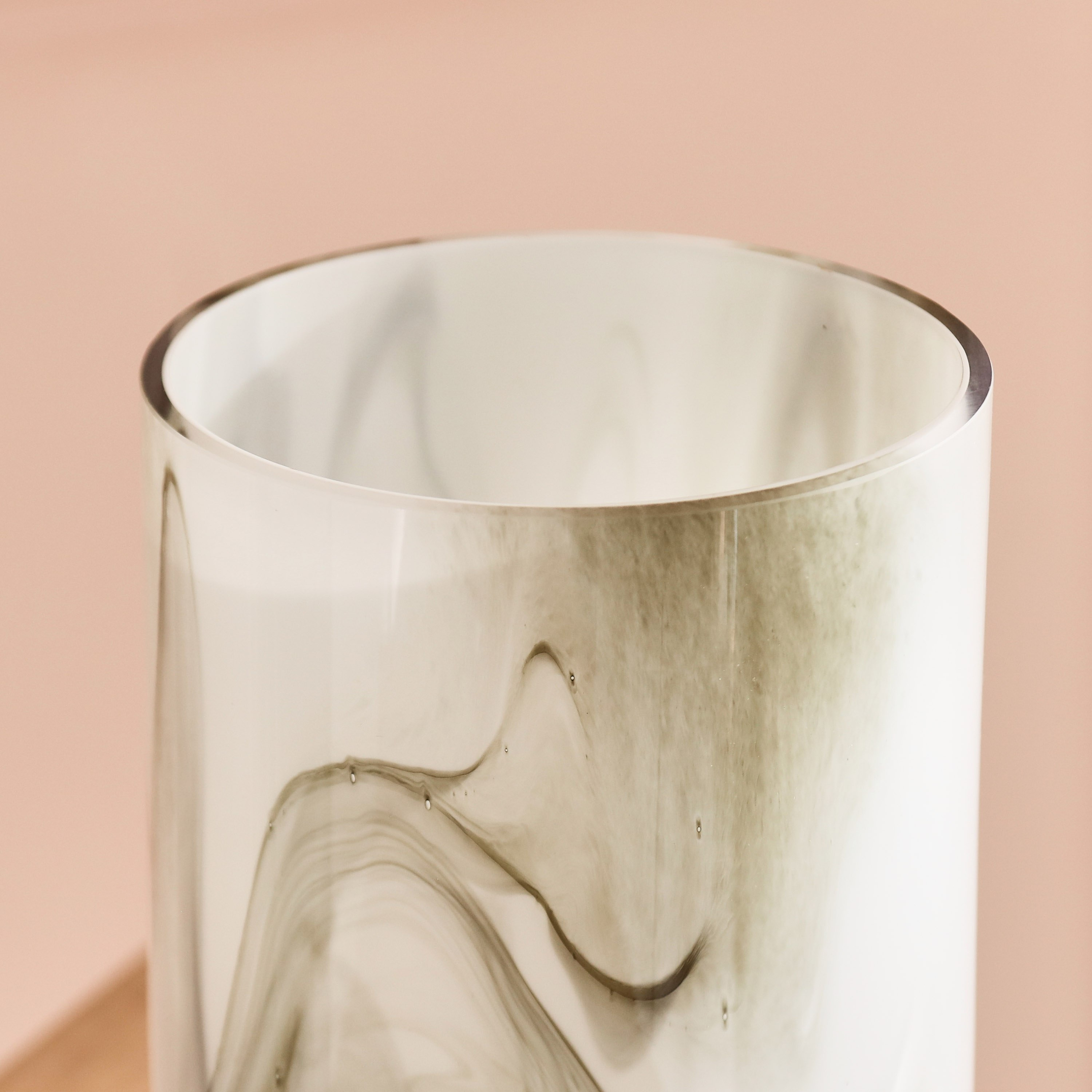 مزهرية زجاج بملمس رخامي بارز من دين - 12.5x20 سم-hbxbedroom-decorandaccessories-vases-image-3