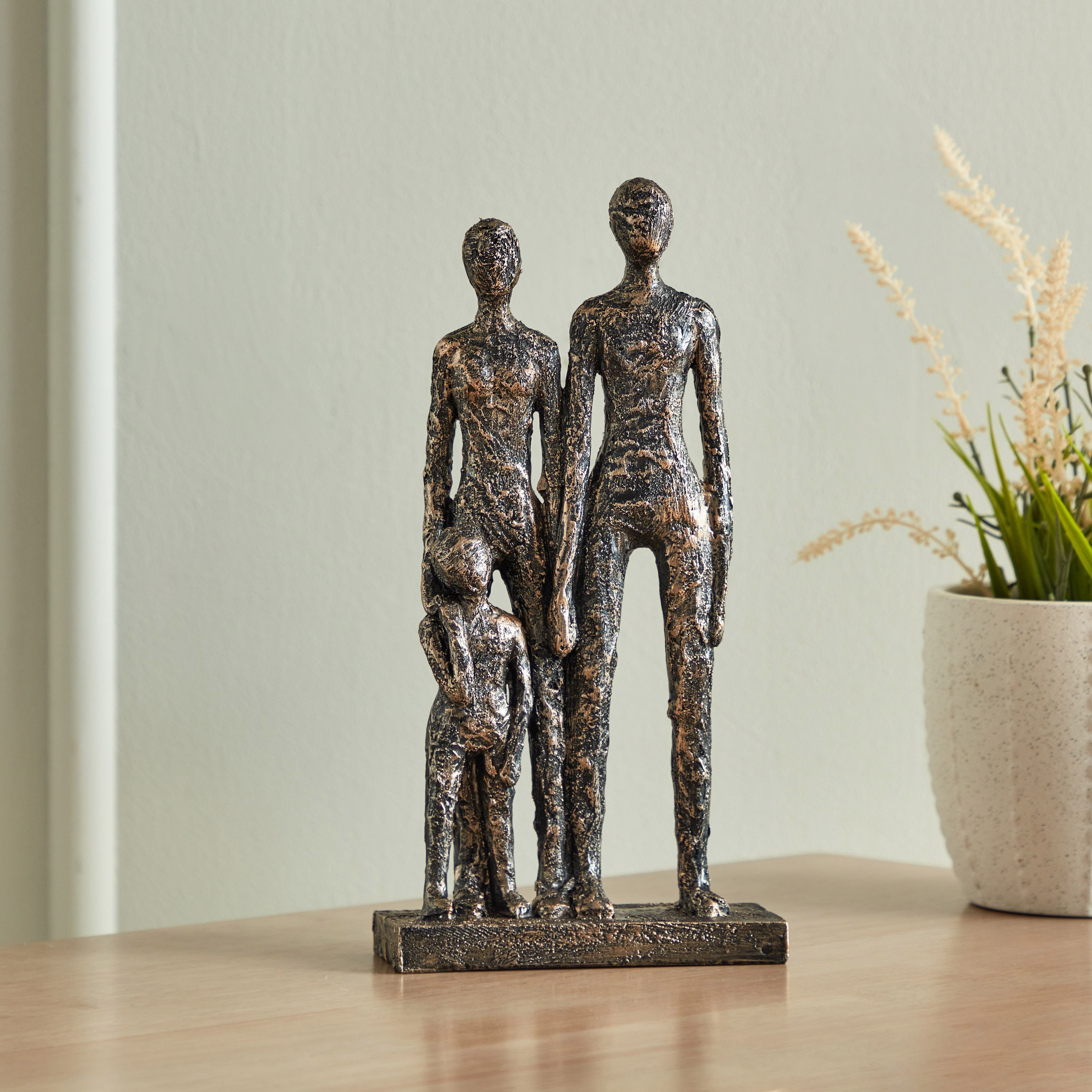 قطعة ديكور بتصميم العائلة من البوليريسين من بليست - 15.5x6x29.5 سم-hbxhomeware-homedecor-figurinesandornaments-image-2