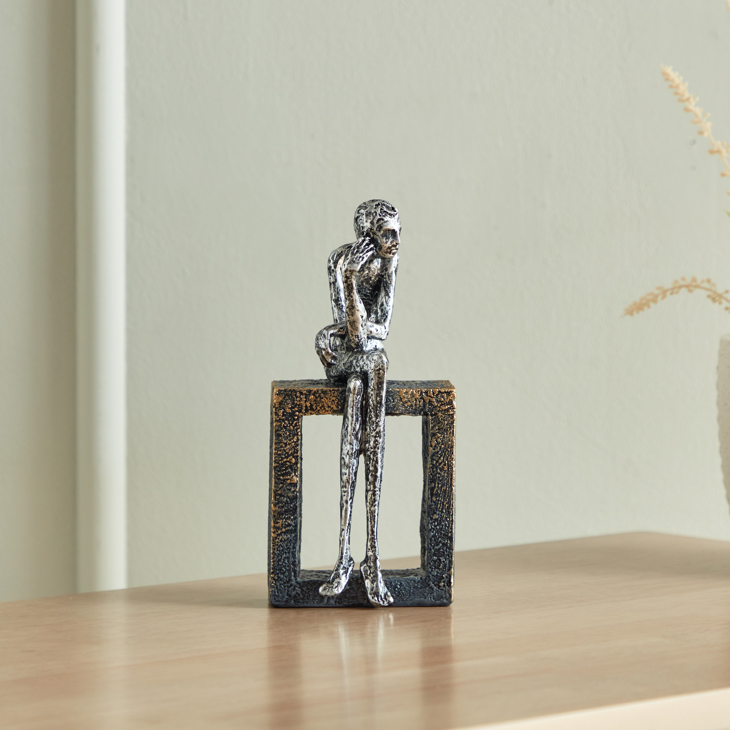 قطعة ديكور بوليريسين من بليست - 9.5x6.2x20.9 سم-hbxhomeware-homedecor-figurinesandornaments-image-1