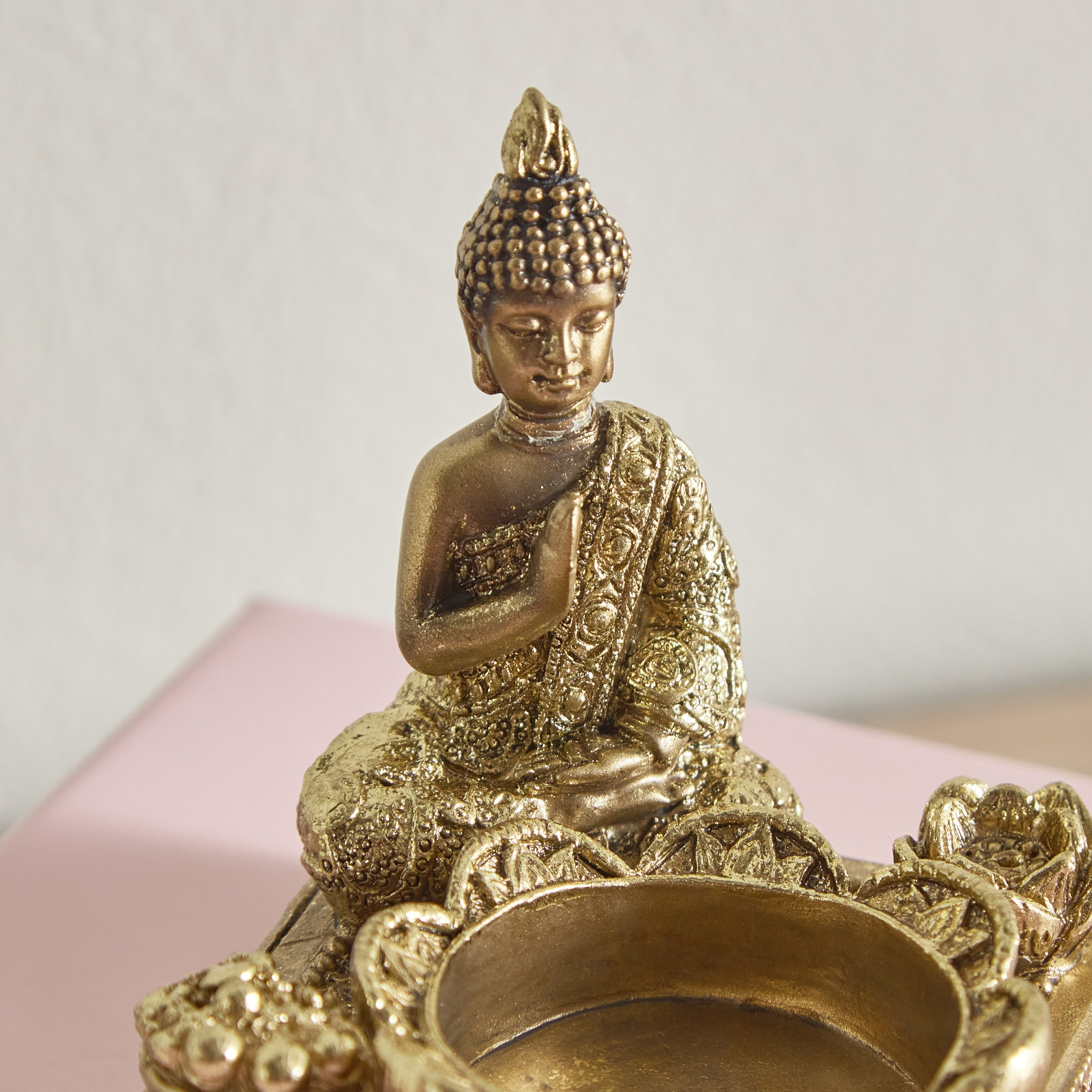 تمثال صغير لبوذا جالس مع حامل شموع من بليست - 7x7x7.8 سم-hbxhomeware-homedecor-figurinesandornaments-image-3