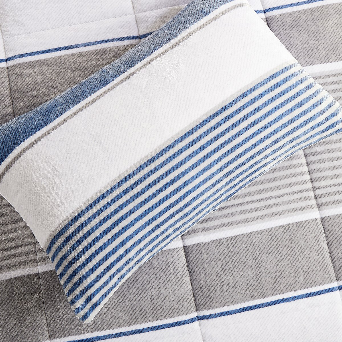 طقم لحاف فلانيل كينج قطعتين بطبعات من بيلفي جيني - 150x220 سم-hbxkidsandyouth-beddingandfurnishings-comfortersets-image-4
