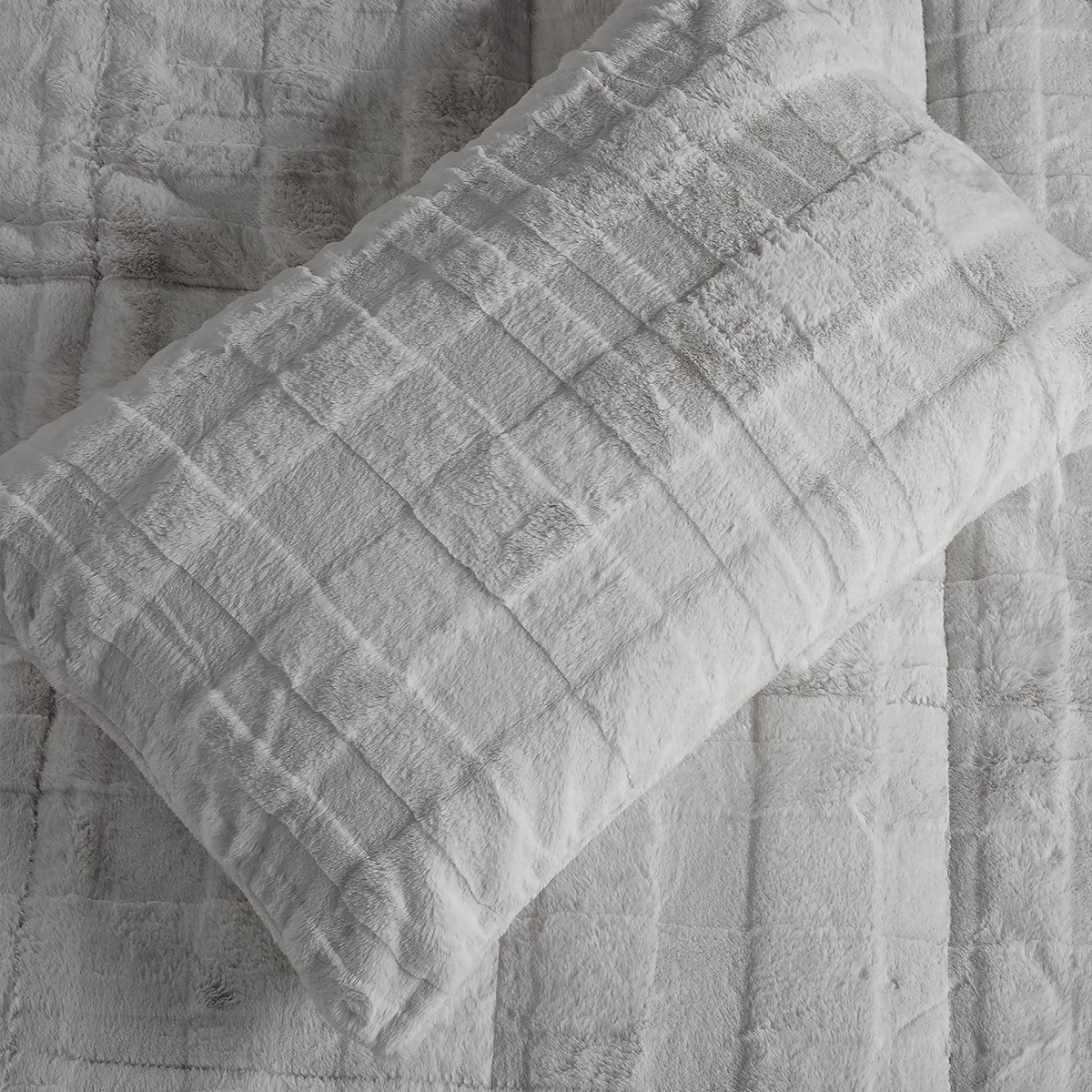 طقم لحاف مزدوج فرو أرنب صناعي قطعتين من ليا ألبا - 150x220 سم-hbxkidsandyouth-beddingandfurnishings-comfortersets-image-4