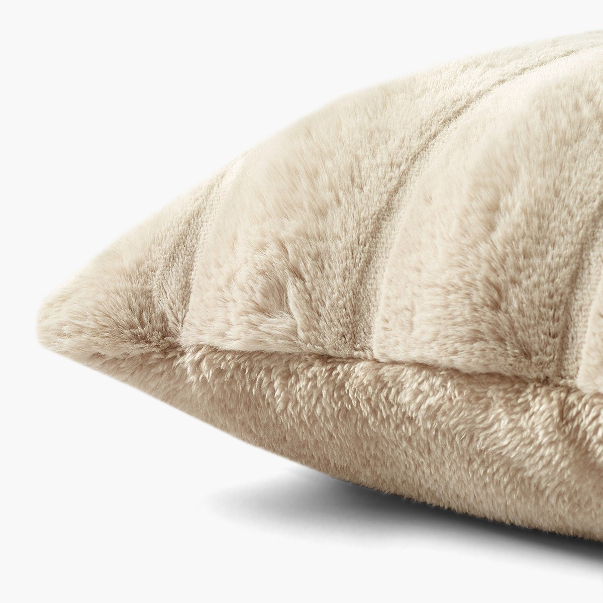 وسادة محشوة بفرو أرنب من ليا ديبا - 45x45 سم-hbxlivingroom-furnishings-cushionsandcovers-filledcushions-image-2