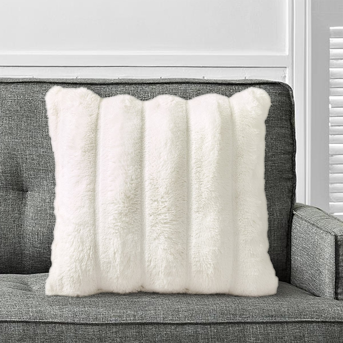 وسادة محشوة فرو أرنب من ليا ديبا - 45x45 سم-hbxlivingroom-furnishings-cushionsandcovers-filledcushions-image-1