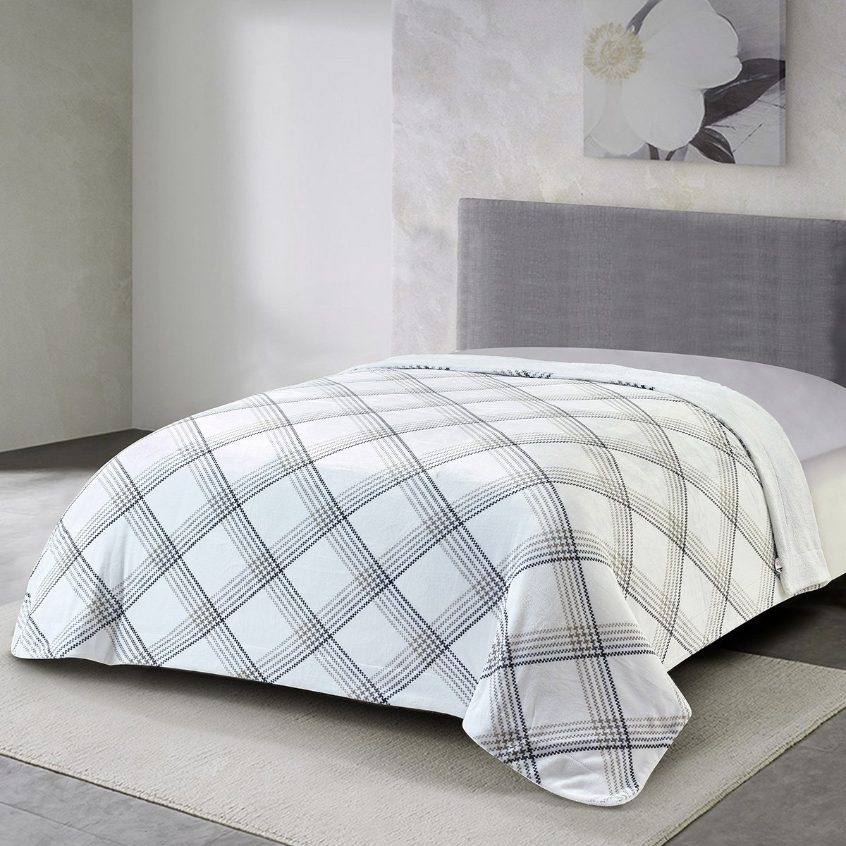 Braxton Viola Printed Flannel Sherpa Twin Blanket - 150x200 cm-hbxhomeware-hbxbedroom-image-1