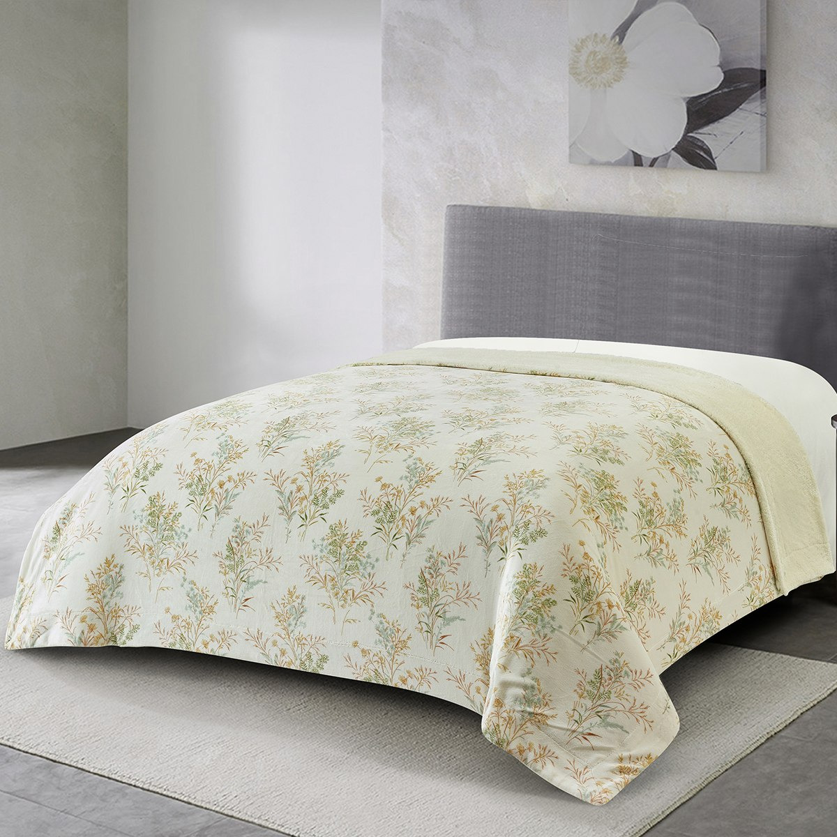 Braxton Yule Printed Flannel Sherpa Queen Blanket - 200x220 cm-hbxhomeware-hbxbedroom-image-1