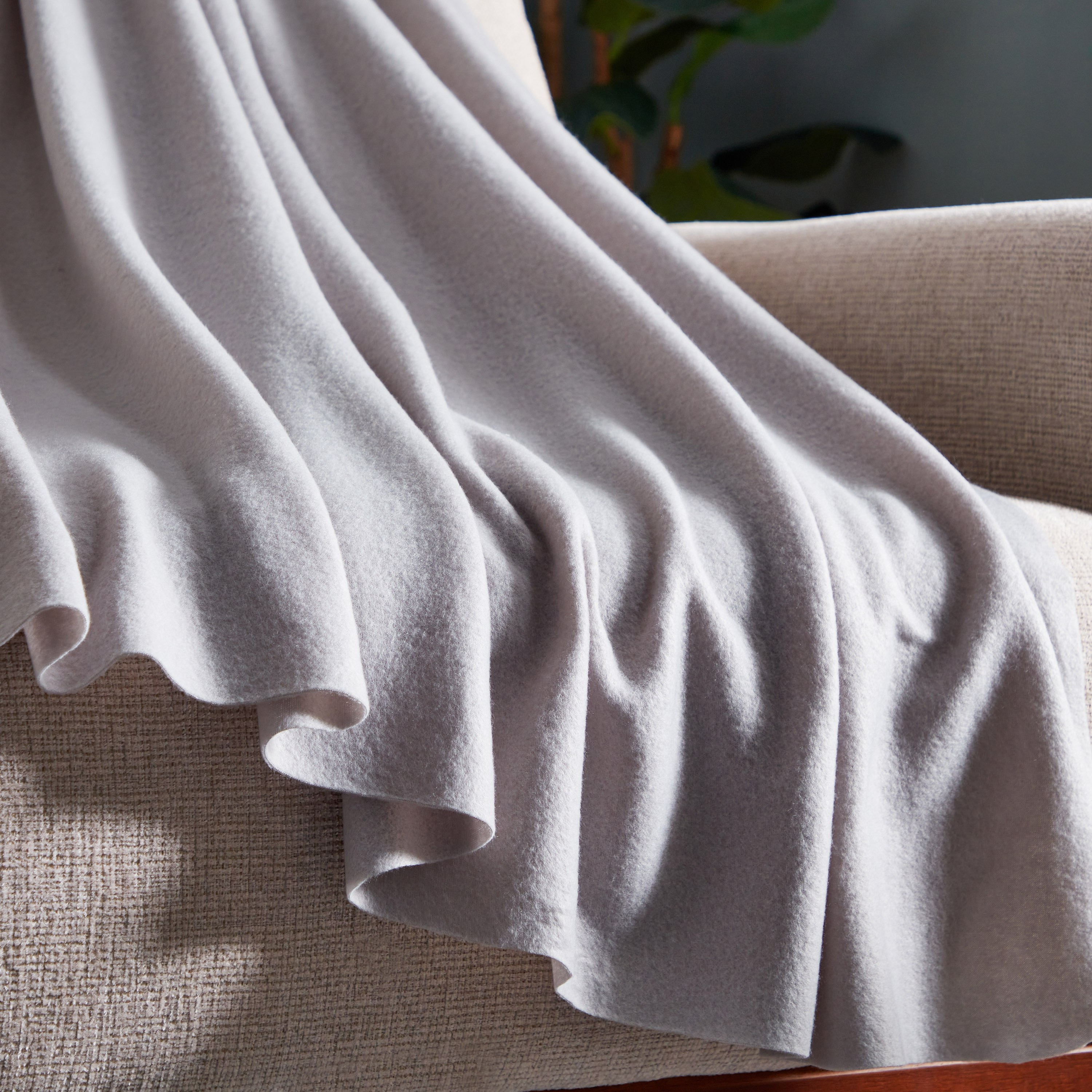 Atlanta Solid Recycled Polar Fleece Throw - 120x160 cm-hbxhomeware-hbxbedroom-image-2