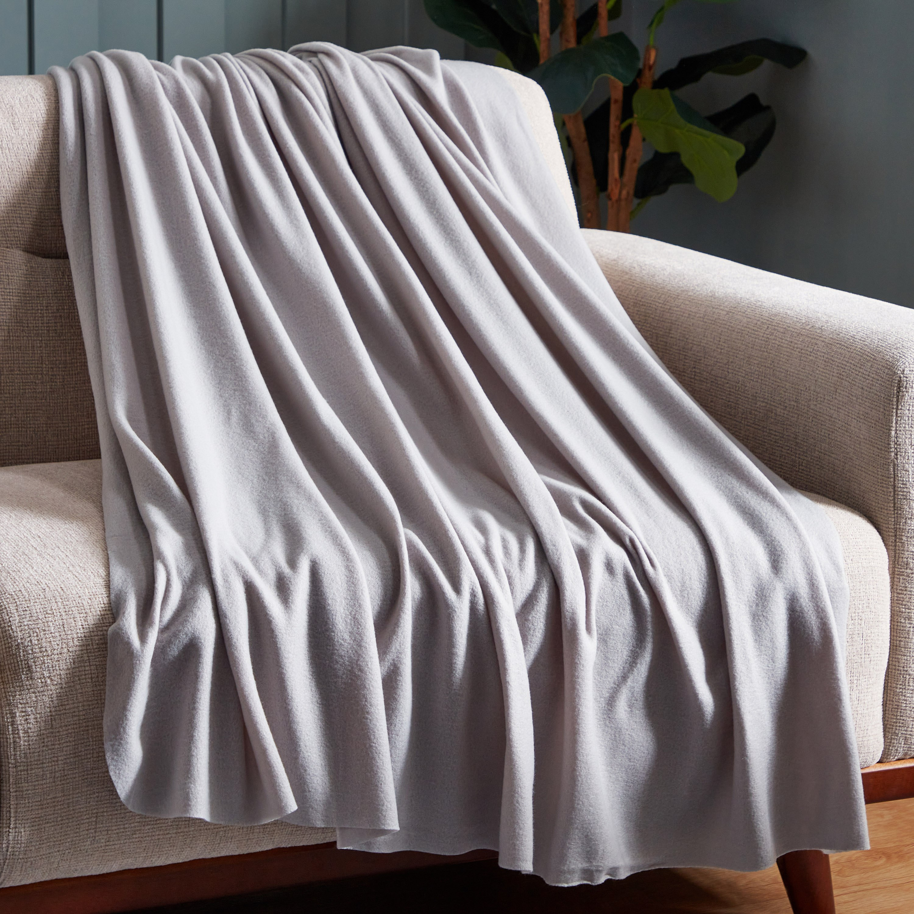 Atlanta Solid Recycled Polar Fleece Twin Blanket - 150x200 cm-hbxhomeware-hbxbedroom-image-1