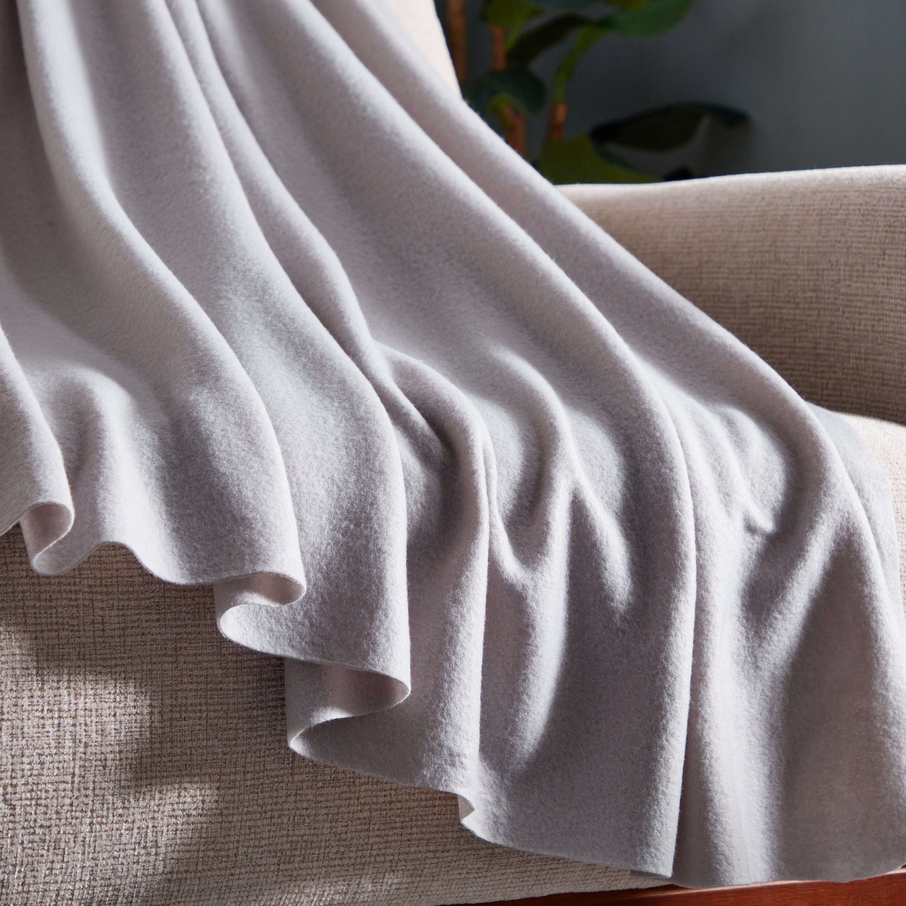 Atlanta Solid Recycled Polar Fleece Twin Blanket - 150x200 cm-hbxhomeware-hbxbedroom-image-2
