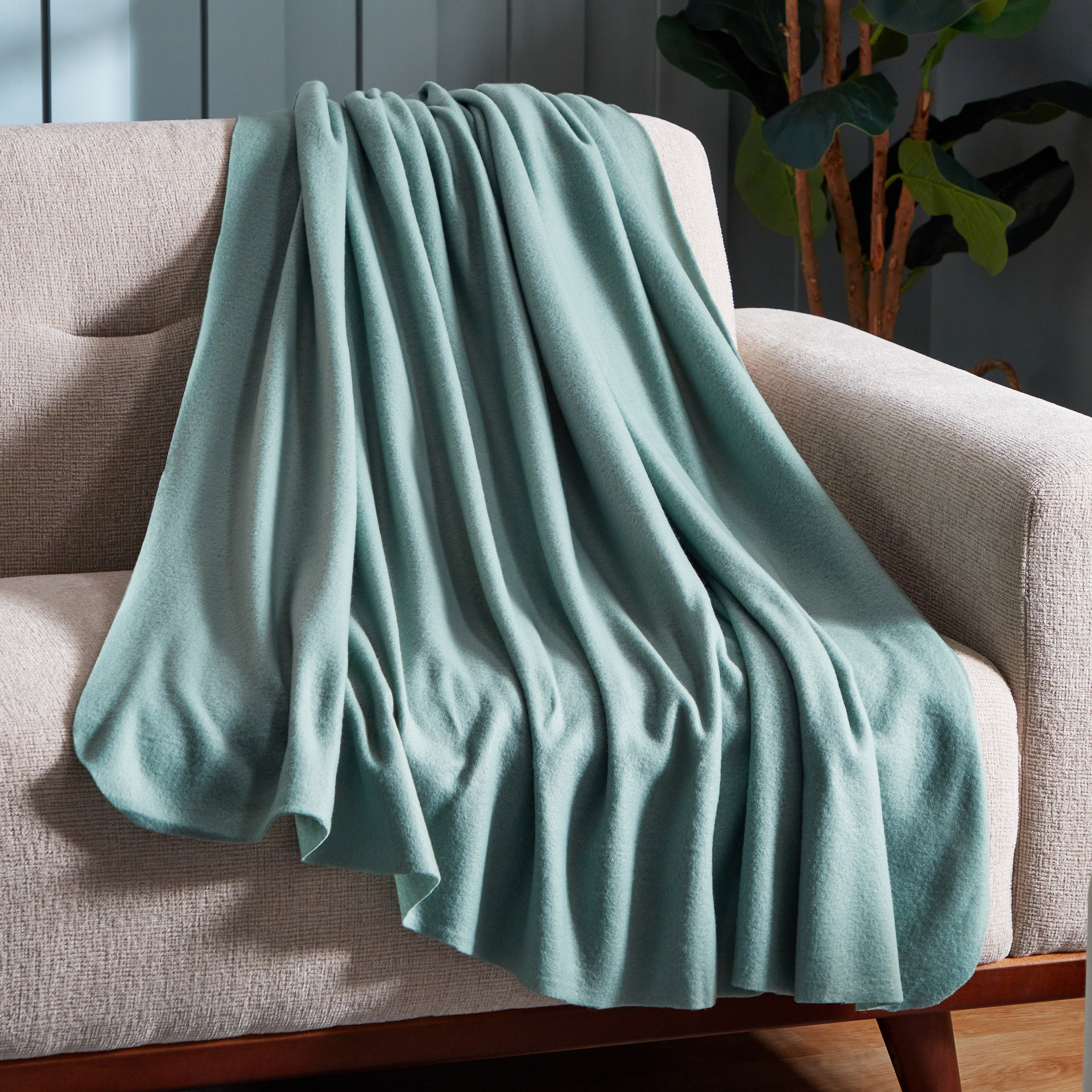 Atlanta Solid Recycled Polar Fleece Twin Blanket - 150x200 cm-hbxhomeware-hbxbedroom-image-1