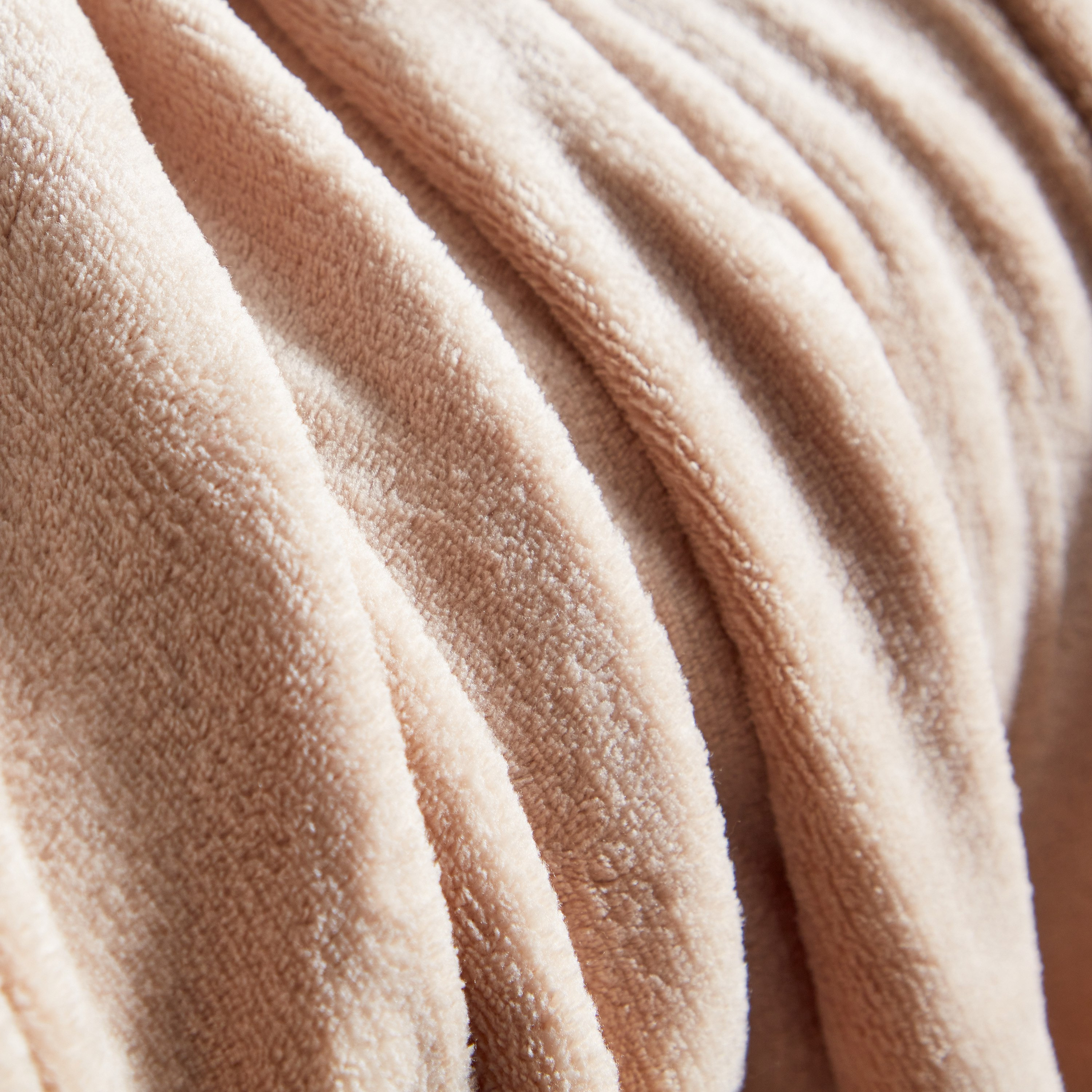 Ontario Solid Coral Fleece Throw - 120x170 cm-hbxhomeware-hbxbedroom-image-3