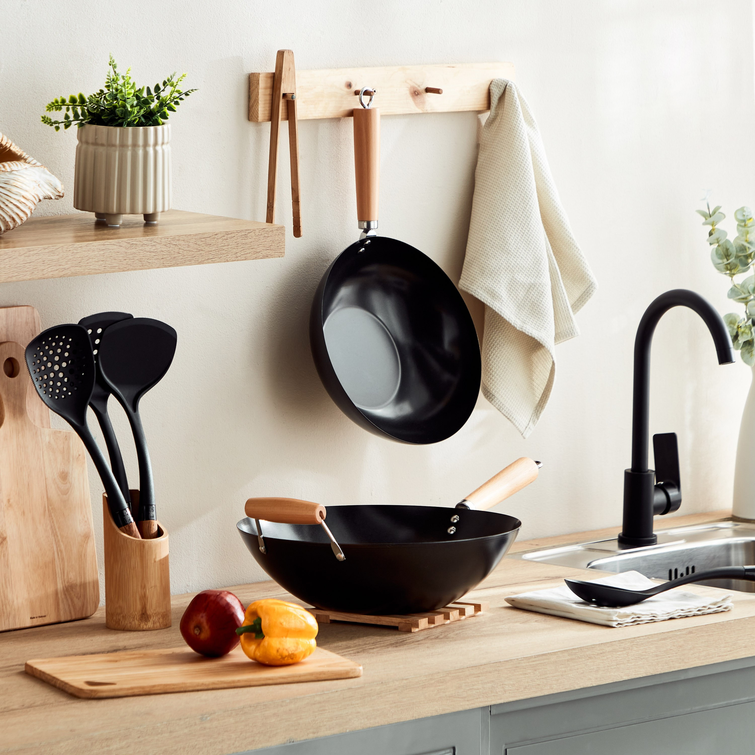 La Natura Carbon Steel Wok - 28 cm-hbxhomeware-hbxkitchen-image-5