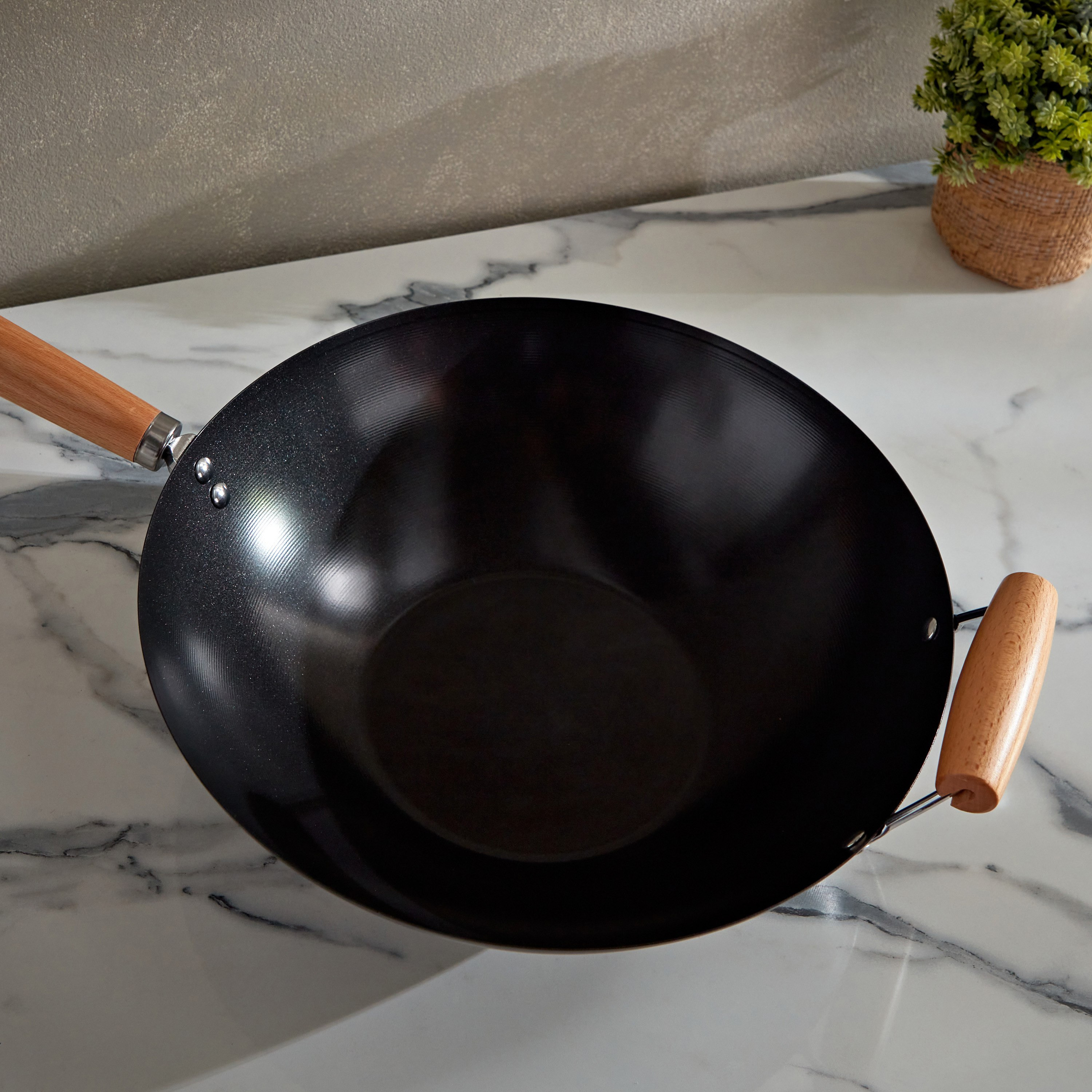 مقلاة ووك صلب كربوني بإطار شبكي ستيل من لا ناتورا - 35.5 سم-hbxhomeware-hbxkitchen-image-2