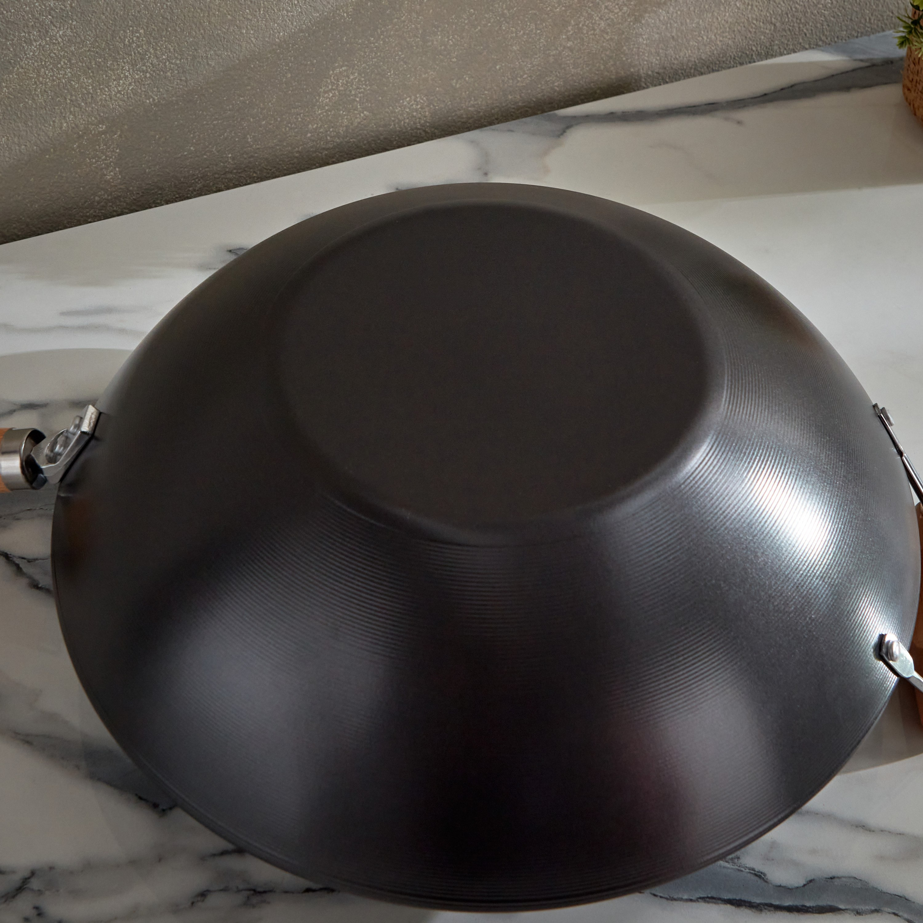 مقلاة ووك صلب كربوني بإطار شبكي ستيل من لا ناتورا - 35.5 سم-hbxhomeware-hbxkitchen-image-3